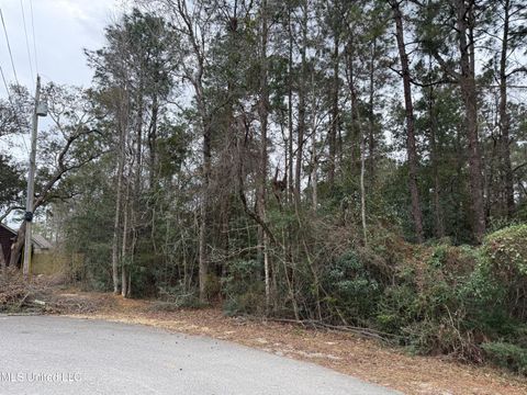 Vacant Land For Sale - 9522 Lono Place<br/> Diamondhead, MS 39525
