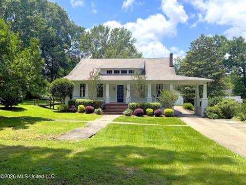 Homes For Sale - 504 W Railroad Avenue<br/> Pike County, Summit, MS 39666