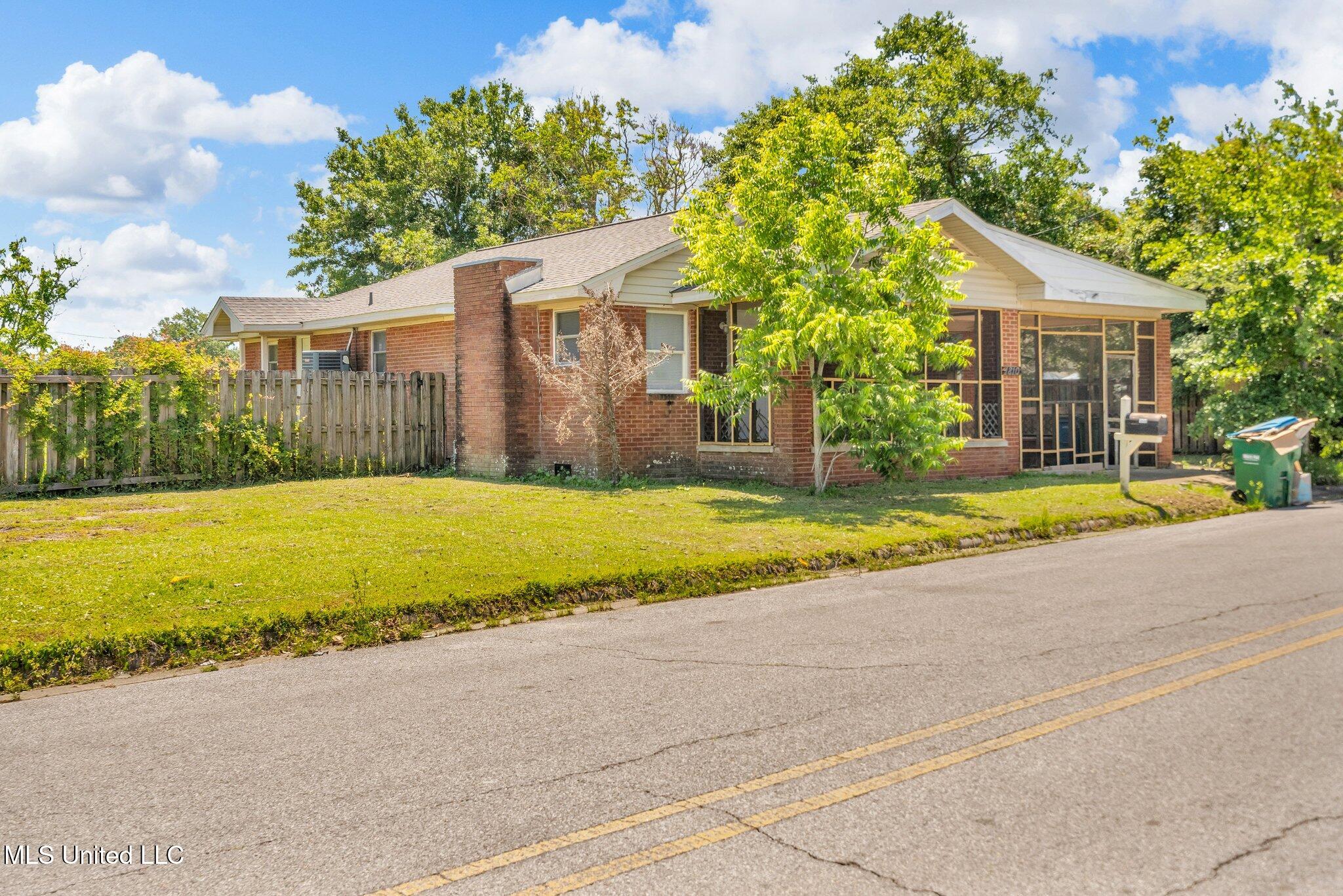 1810 Roosevelt Street, Pascagoula, Mississippi image 2