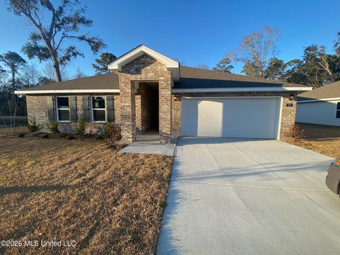 Homes For Sale - 212 Hawthorne Drive<br/> Long Beach, MS 39560