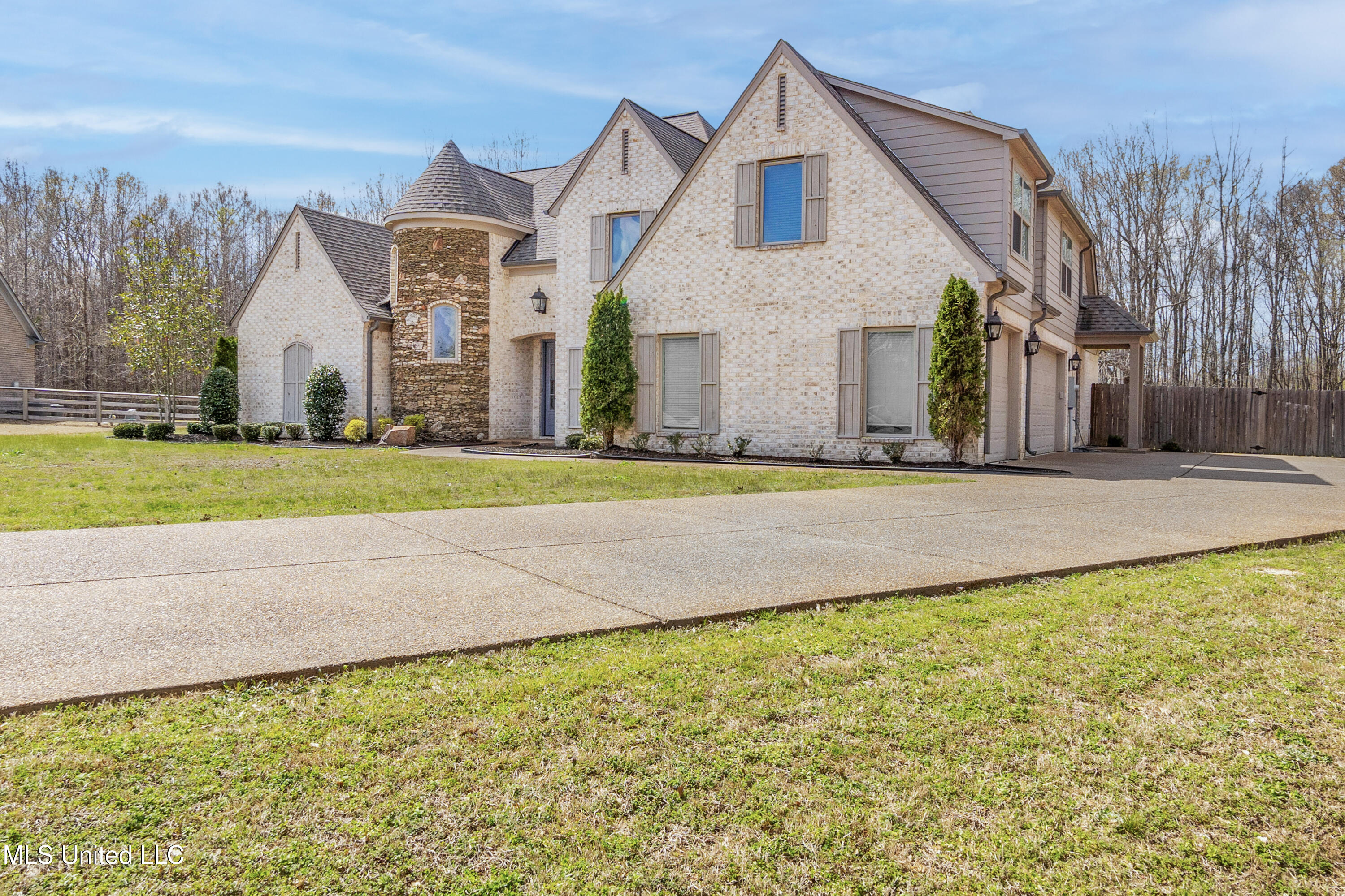 9108 Honey Suckle Way, Hernando, Mississippi image 3