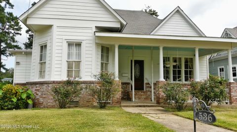 Homes For Sale - 536 W Chickasaw Street<br/> Lincoln County, Brookhaven, MS 39601