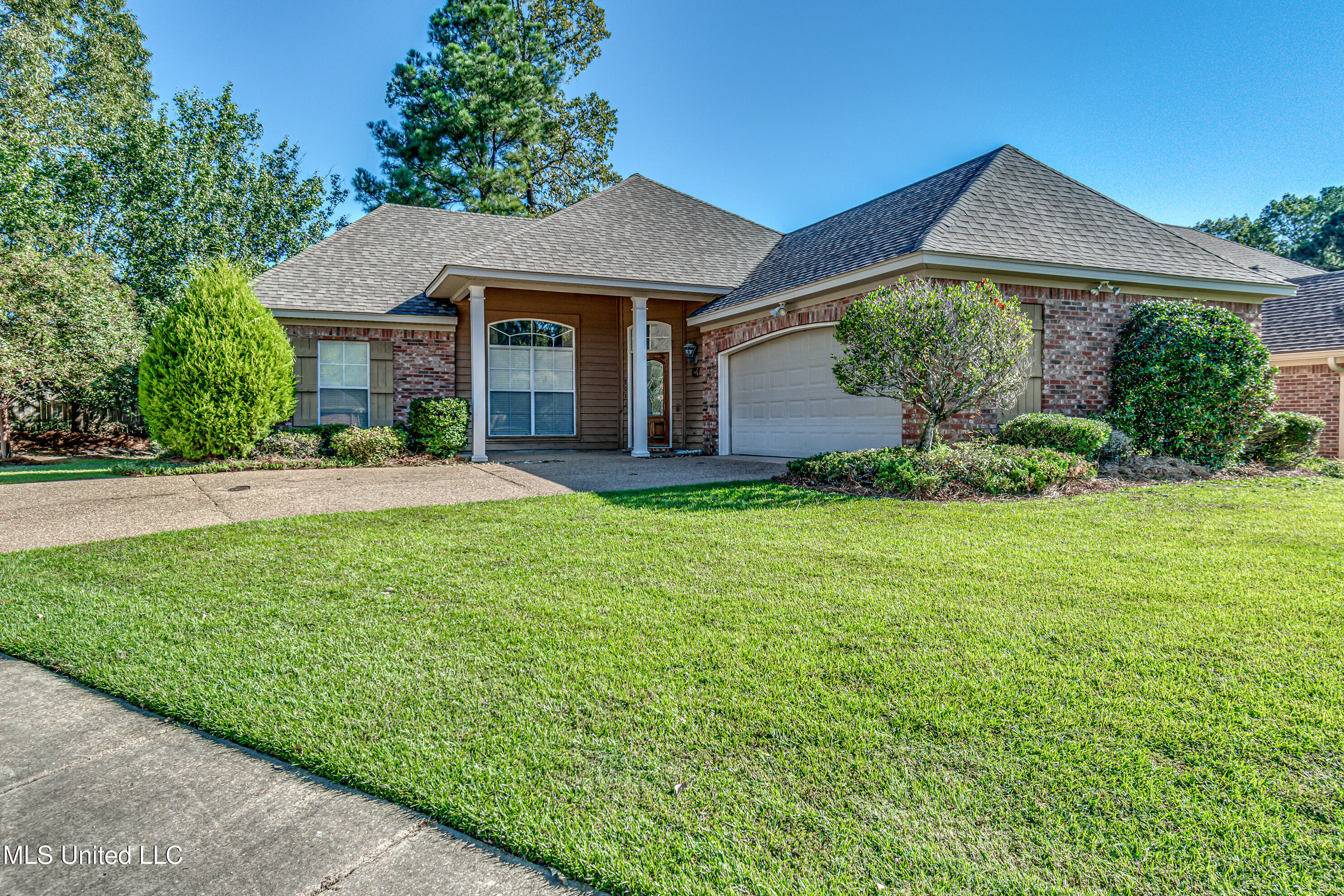 801 Hambridge Court, Brandon, Mississippi image 1