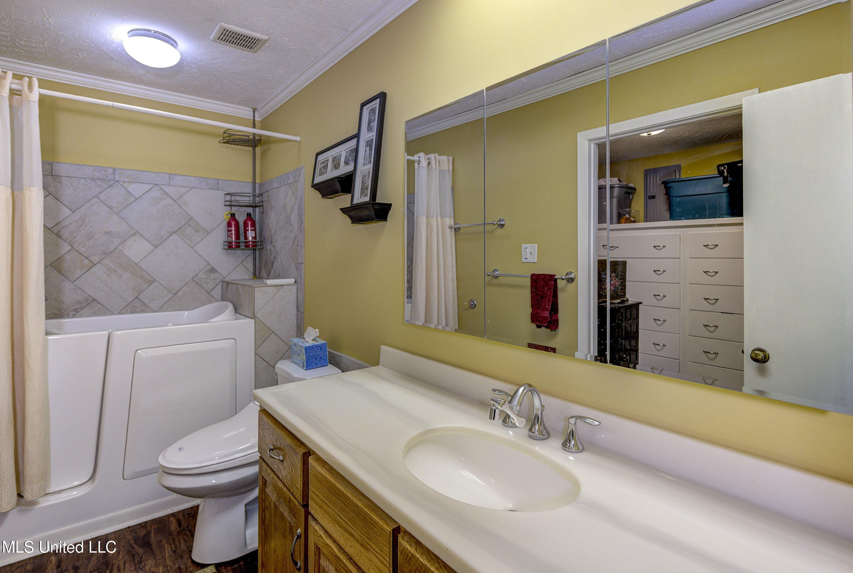 911 Newitt Vick Drive, Vicksburg, Mississippi image 31