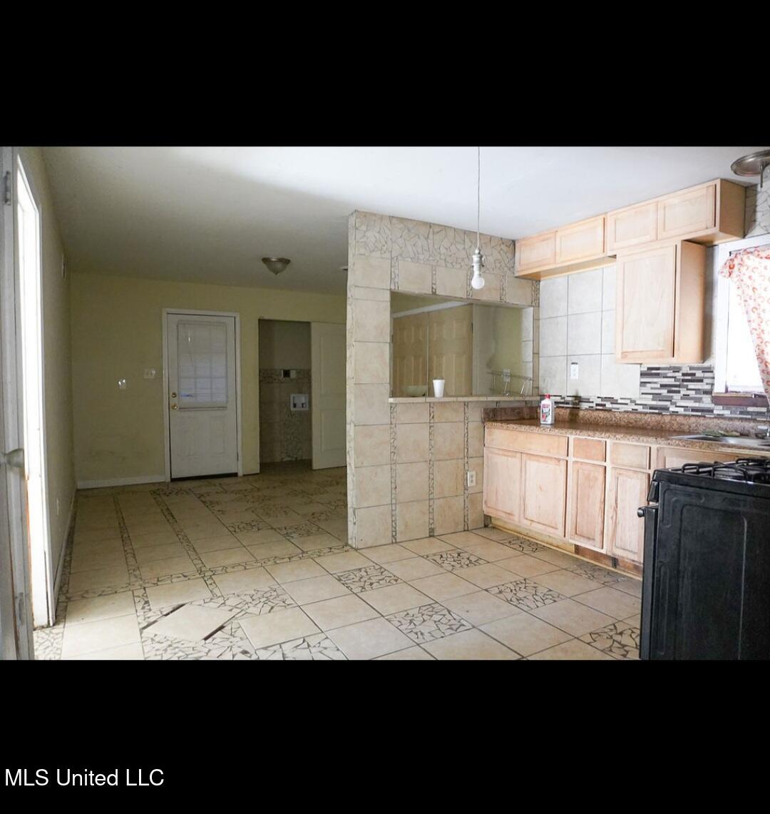 146 W Brooks Road, Memphis, Tennessee image 8