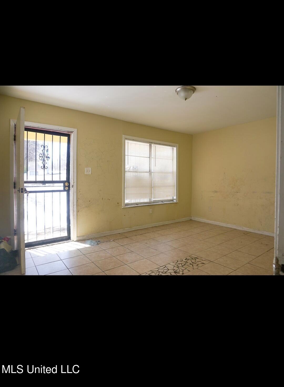 146 W Brooks Road, Memphis, Tennessee image 2