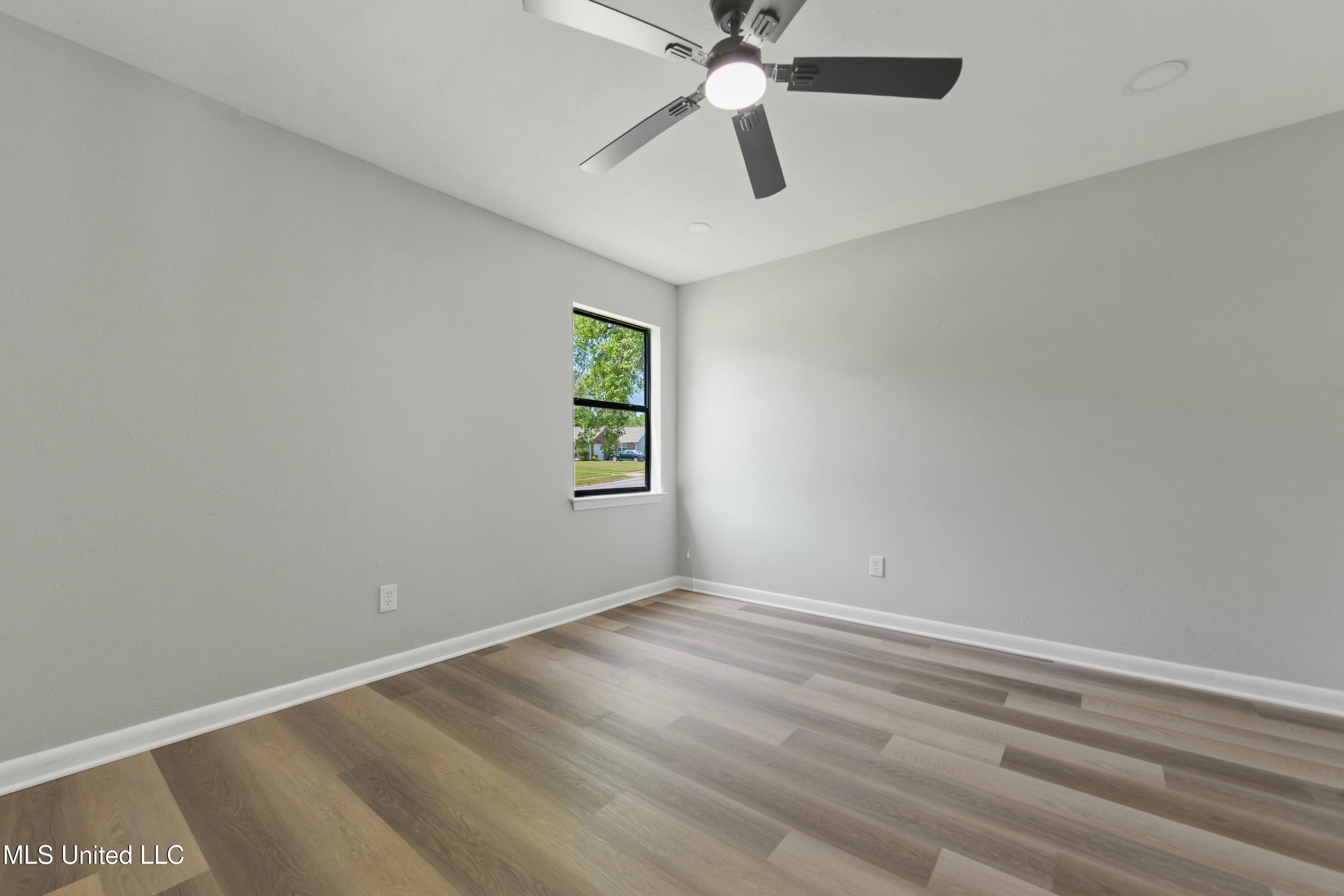 1226 King Henry Drive, Ocean Springs, Mississippi image 8