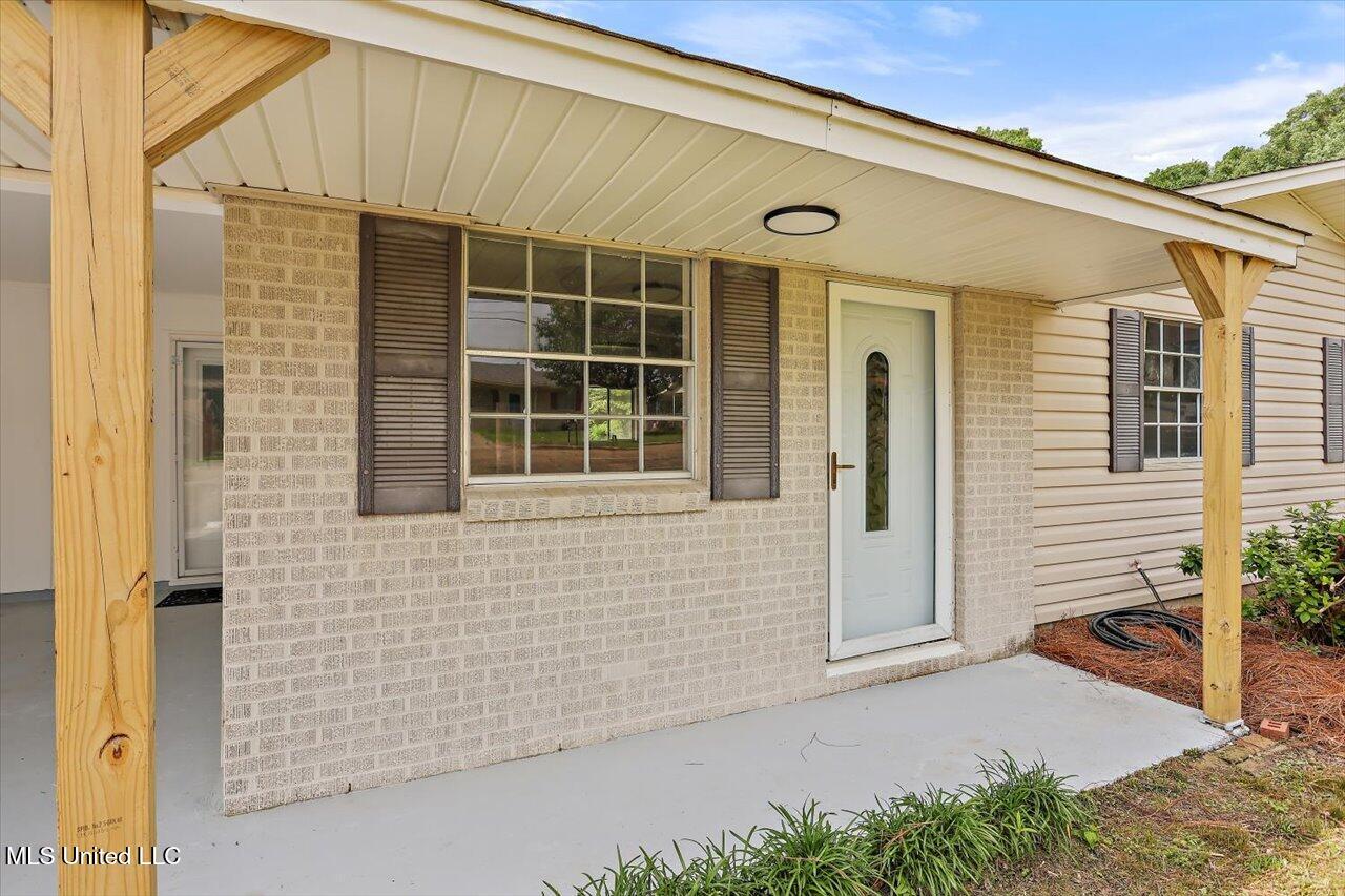 210 NE Jadek Drive, Magee, Mississippi image 4