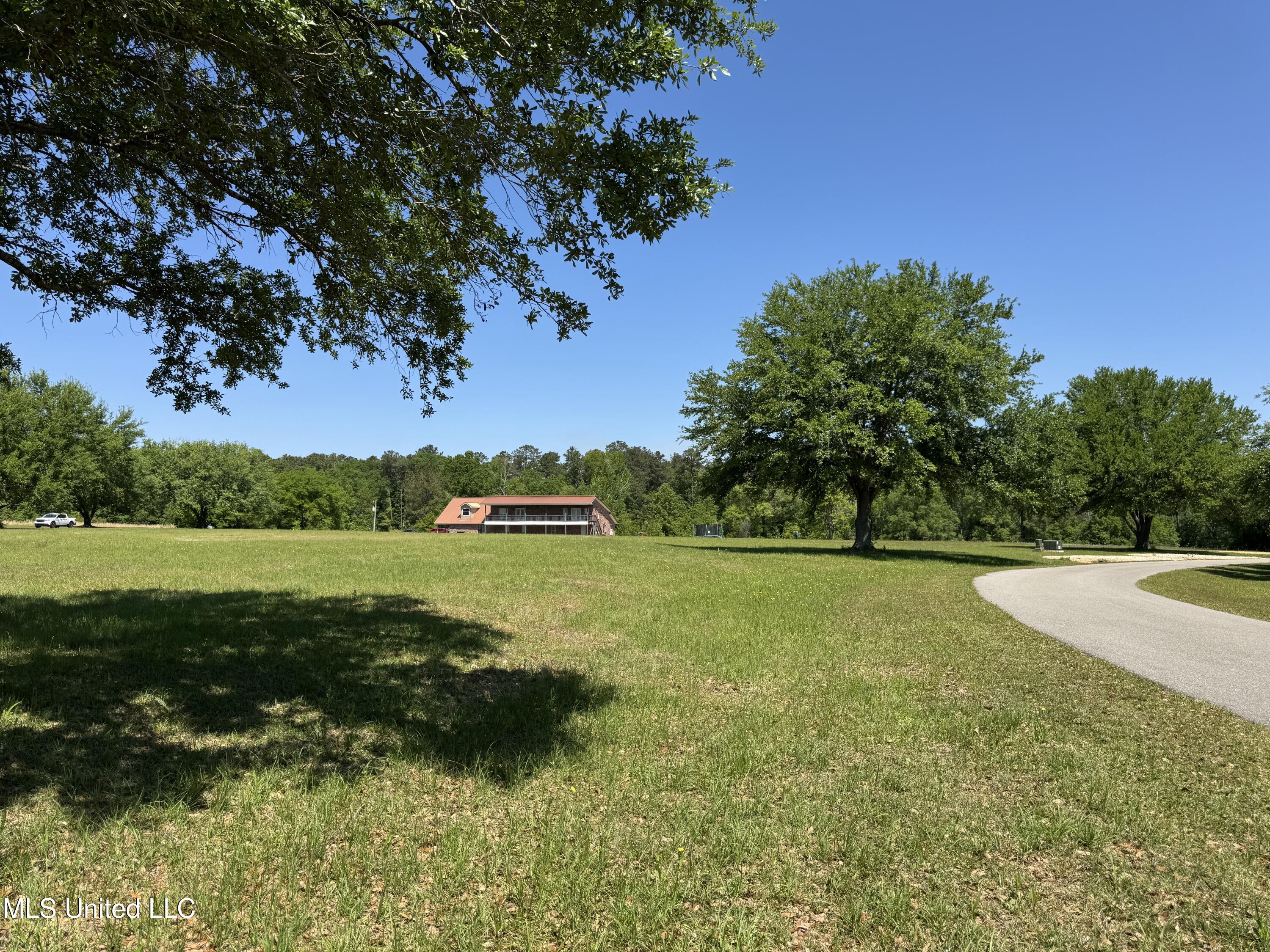 165 Anastasia Drive, Carriere, Mississippi image 5