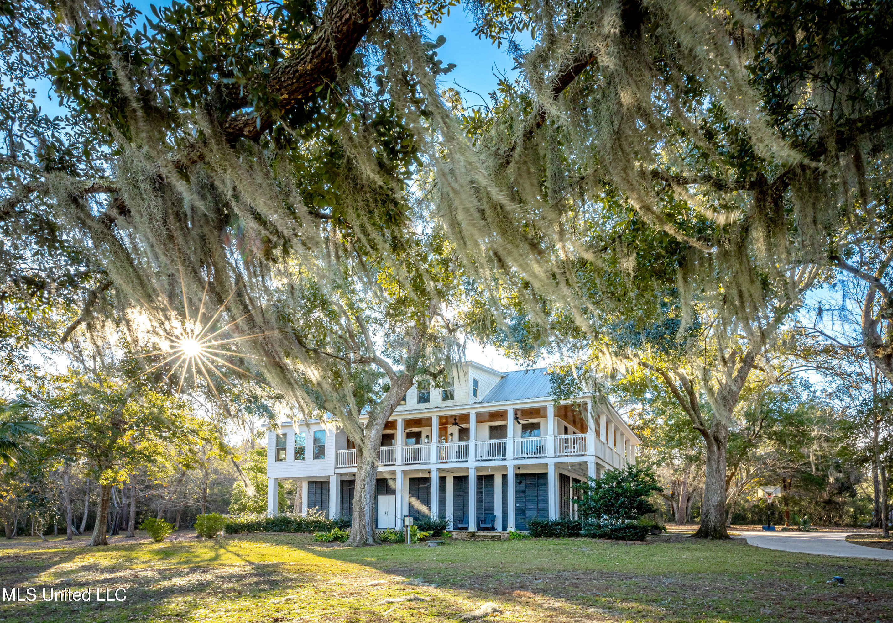 1420 Elizabeth Street, Ocean Springs, Mississippi image 1