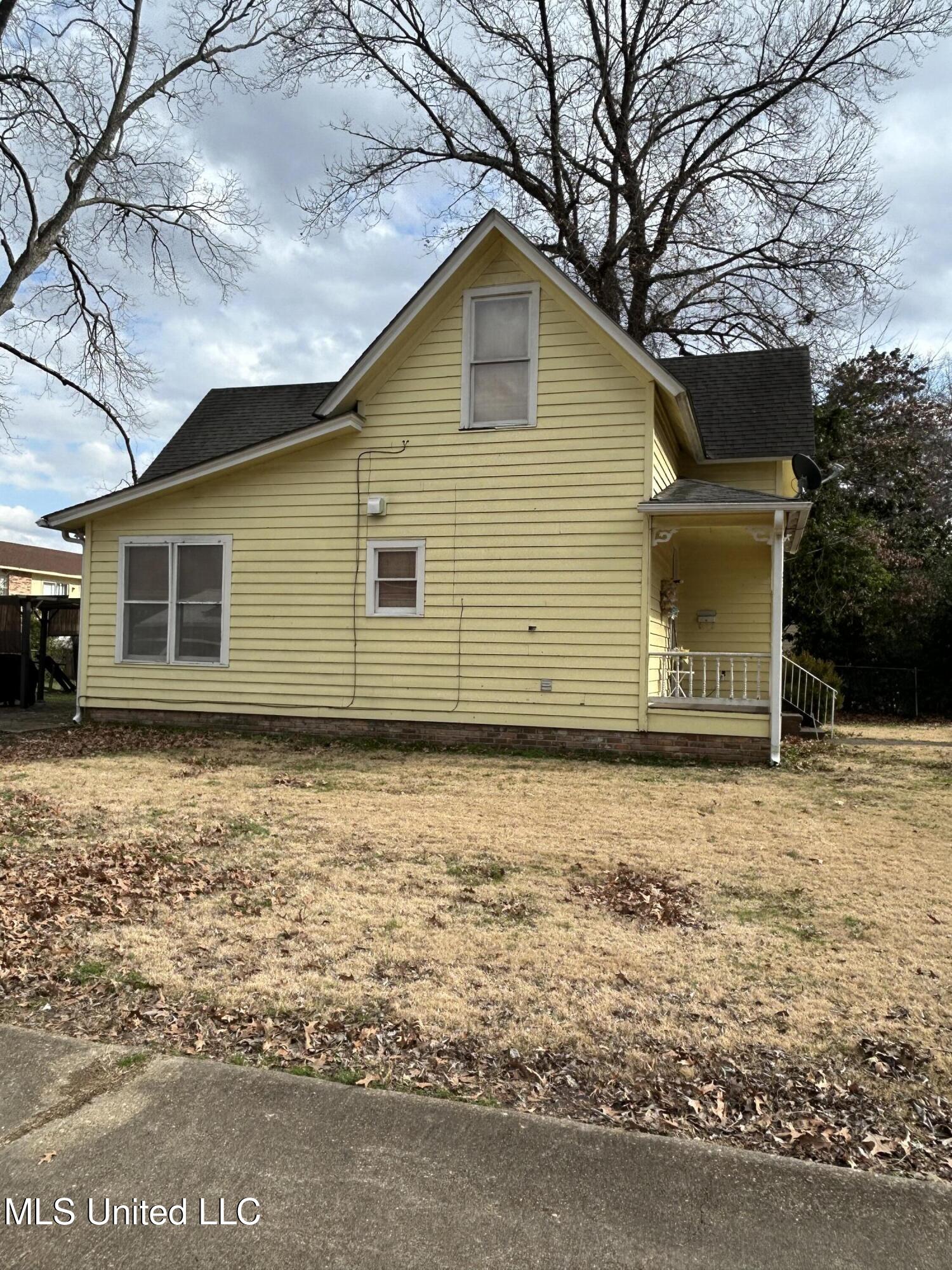 306 Magnolia Street, Greenwood, Mississippi image 2