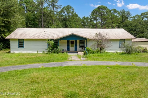Homes For Sale - 8236 Stonehaven Drive<br/> Vancleave, MS 39565