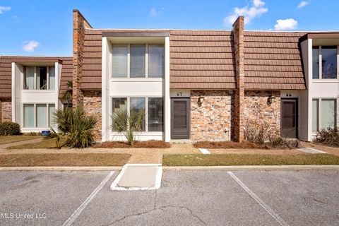 Condominium in Ocean Springs MS 527 Front Beach Drive.jpg