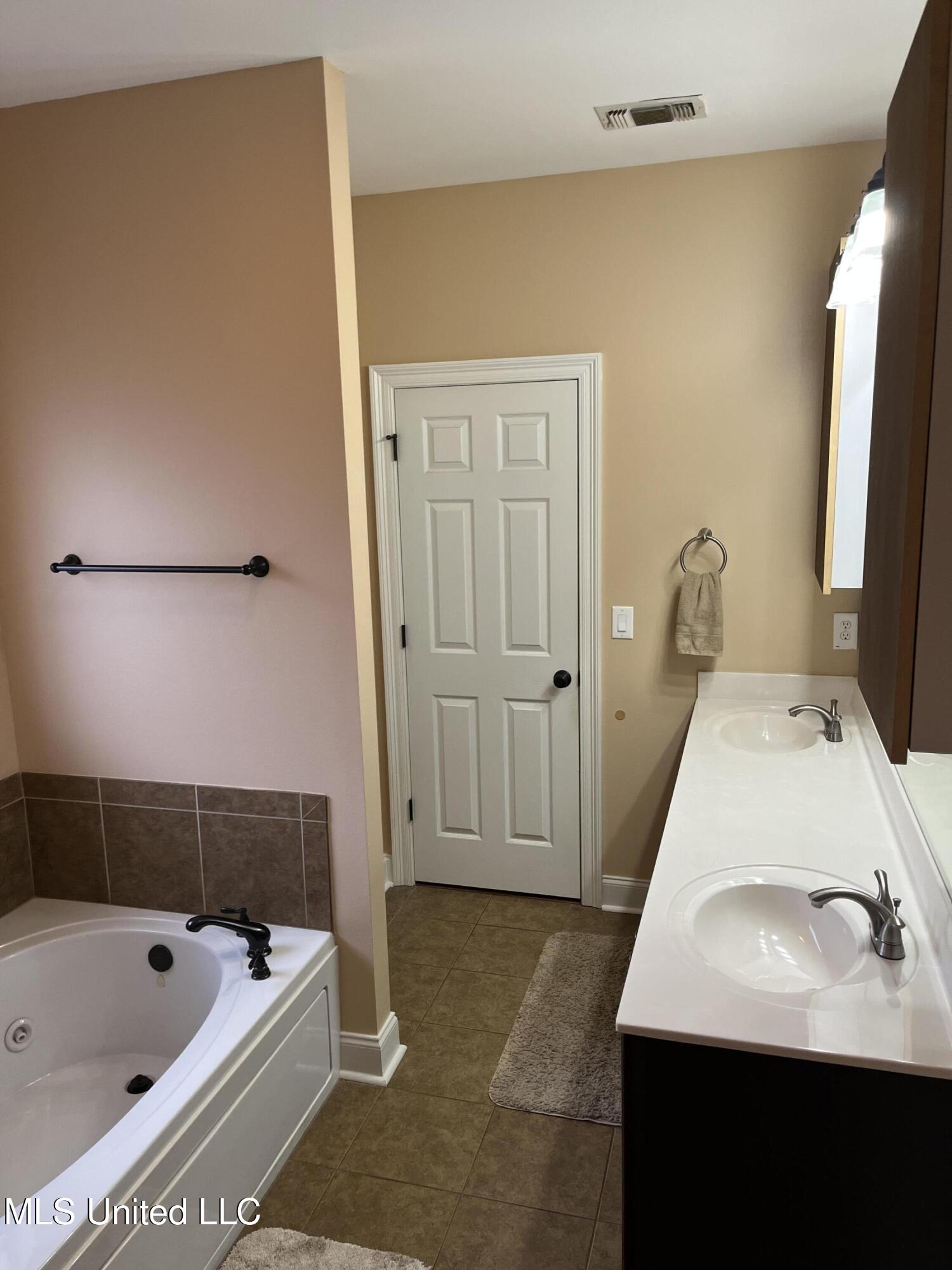 14109 Fox Hill Drive, Gulfport, Mississippi image 15
