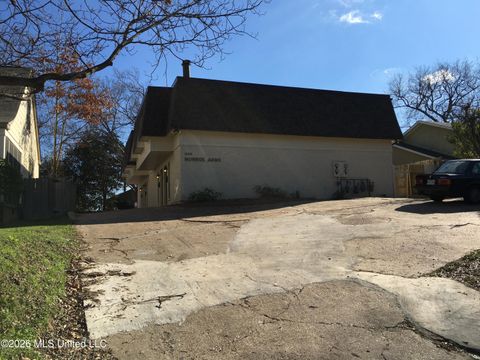 Homes For Sale - 1050 Monroe Street<br/> Jackson, MS 39202