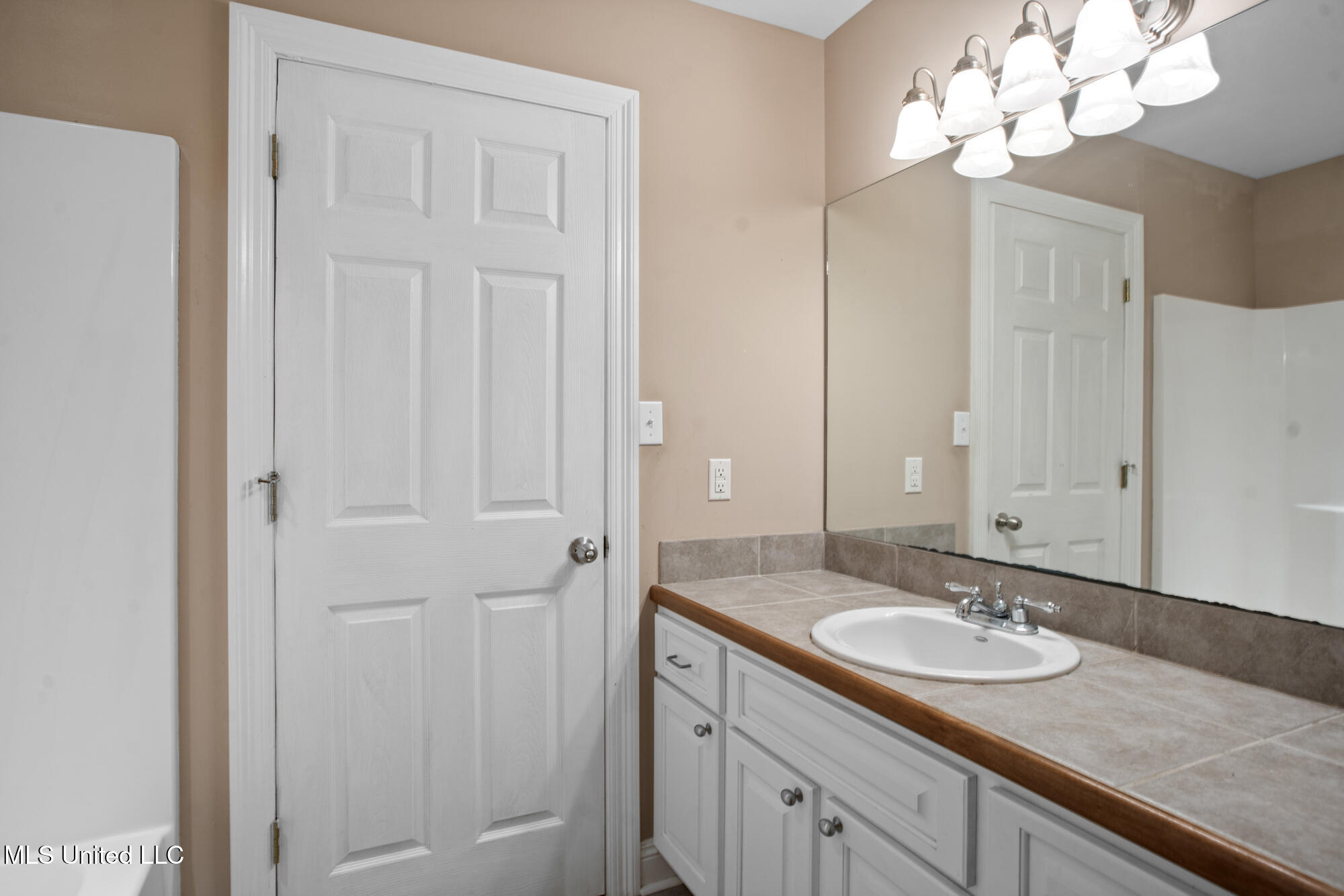 35 Clear Springs Court, Hattiesburg, Mississippi image 22