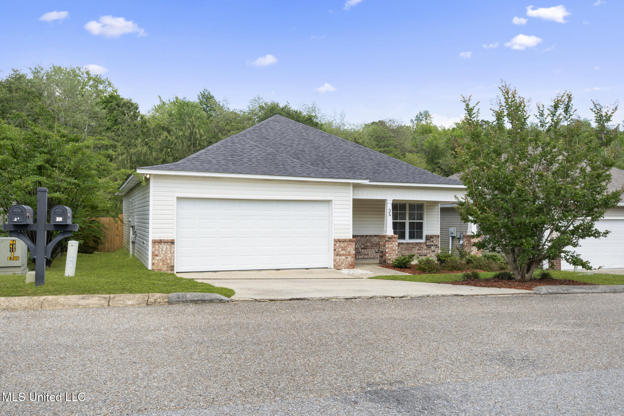 35 Clear Springs Court, Hattiesburg, Mississippi image 4