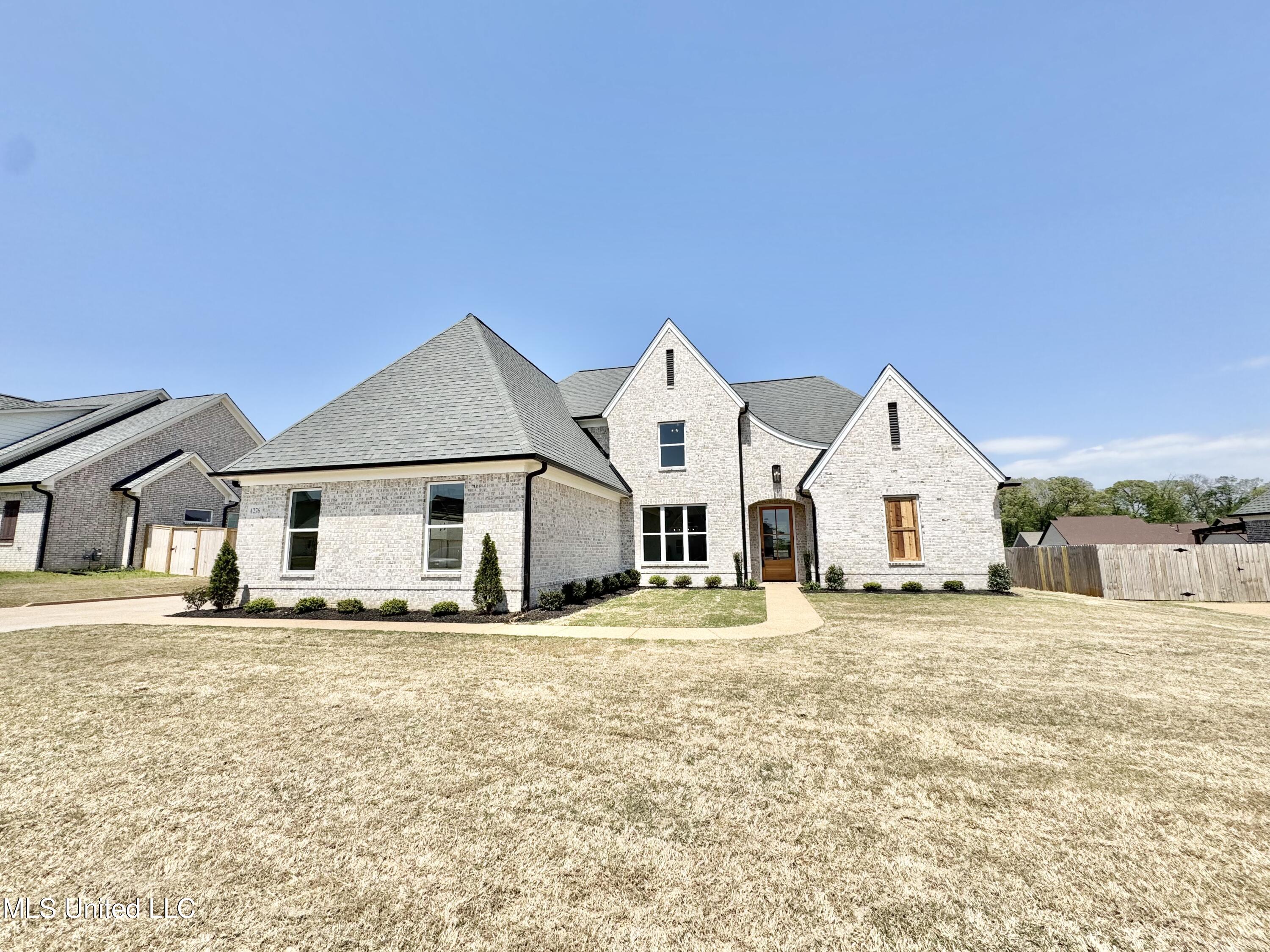 4276 Brooke Drive, Nesbit, Mississippi image 1