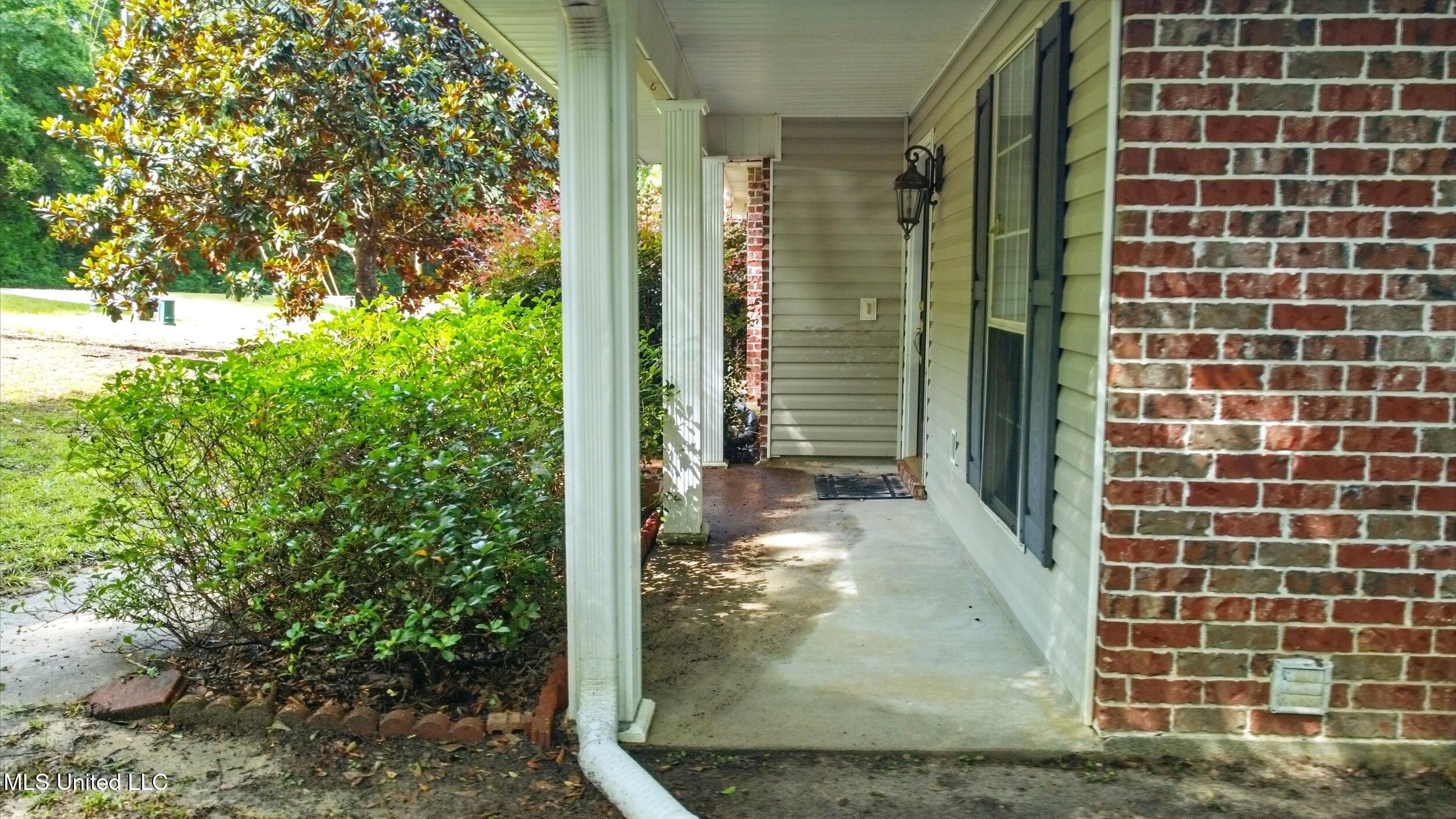 129 E Sunnybrook Road, Carriere, Mississippi image 5
