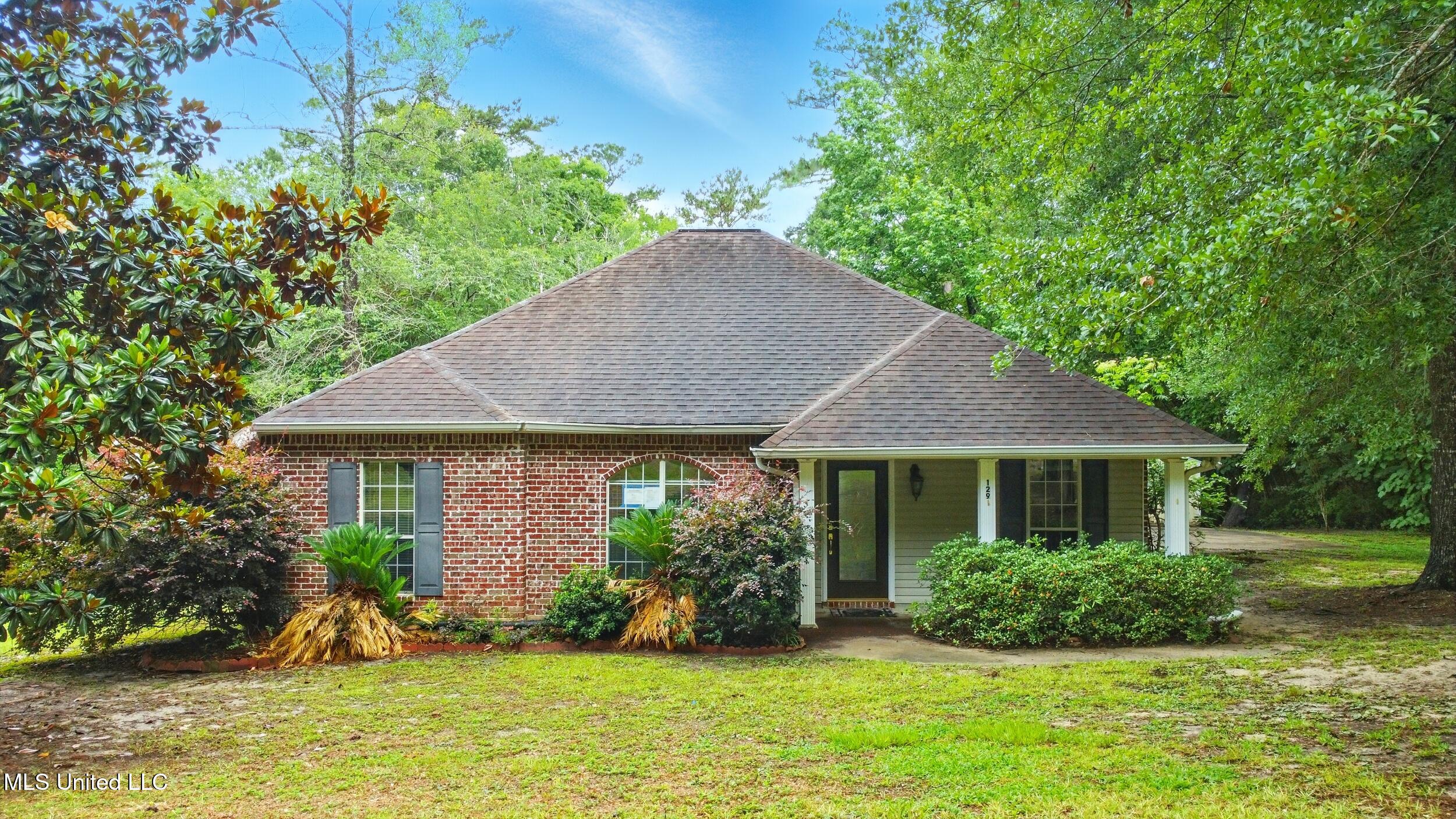 129 E Sunnybrook Road, Carriere, Mississippi image 1