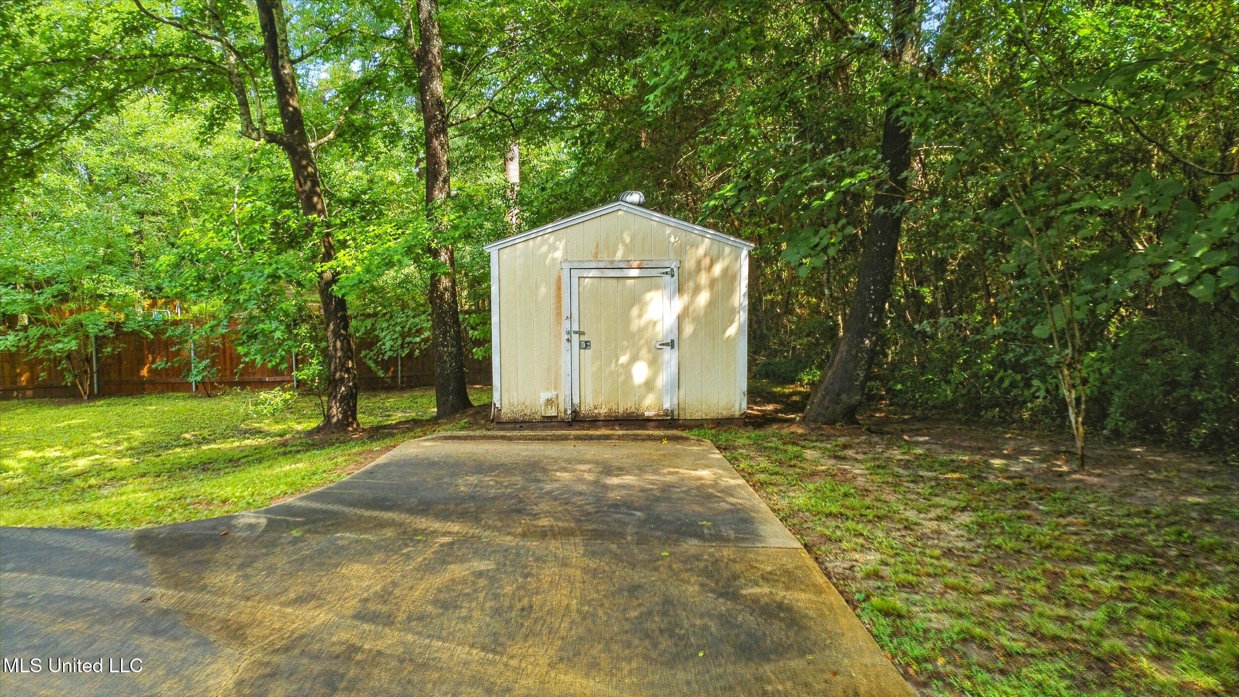 129 E Sunnybrook Road, Carriere, Mississippi image 29