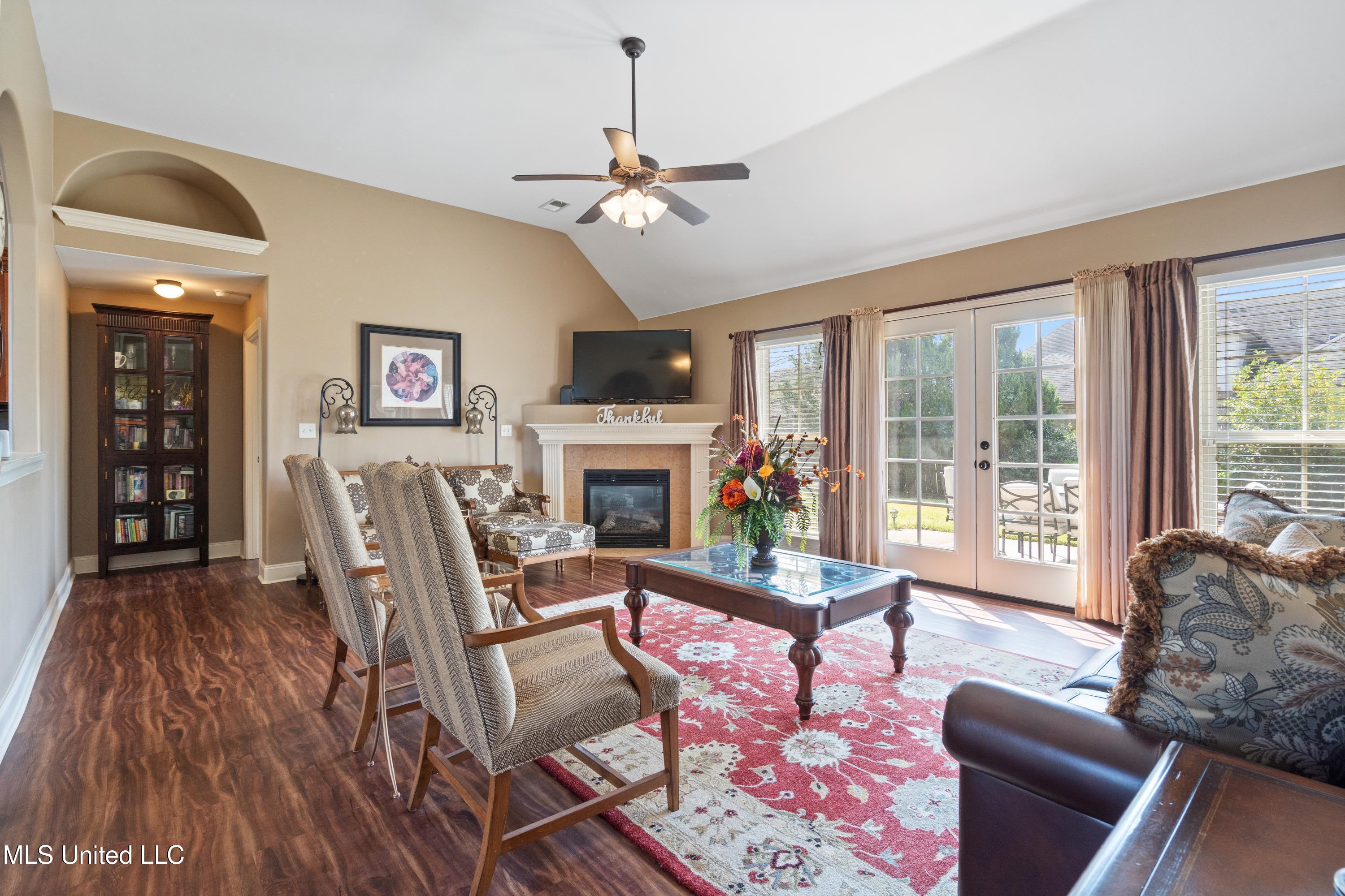 3295 Forest Bend Drive, Southaven, Mississippi image 8