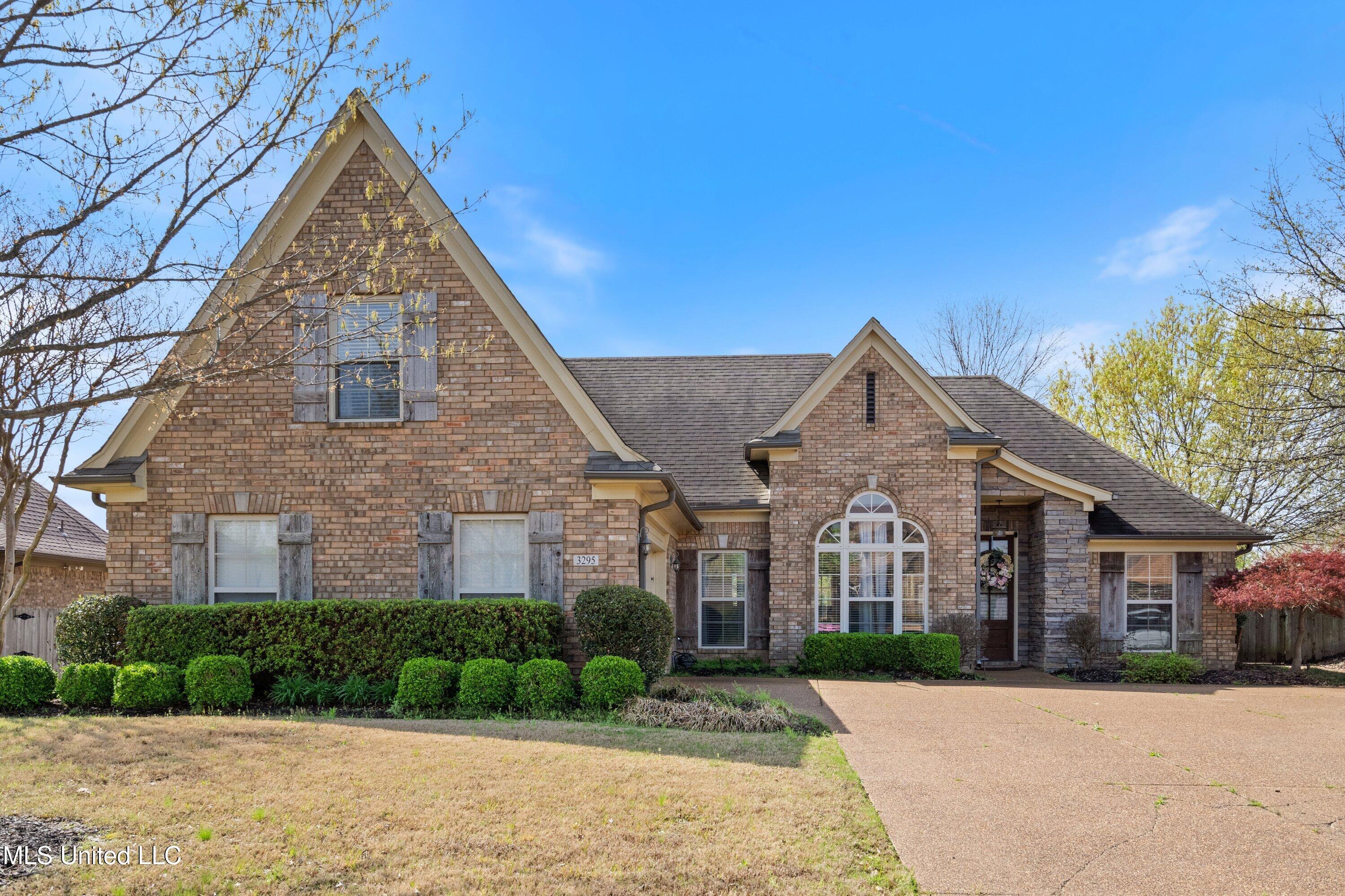 3295 Forest Bend Drive, Southaven, Mississippi image 1