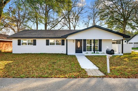 Homes For Sale - 617 Mills Street<br/> Picayune, MS 39466