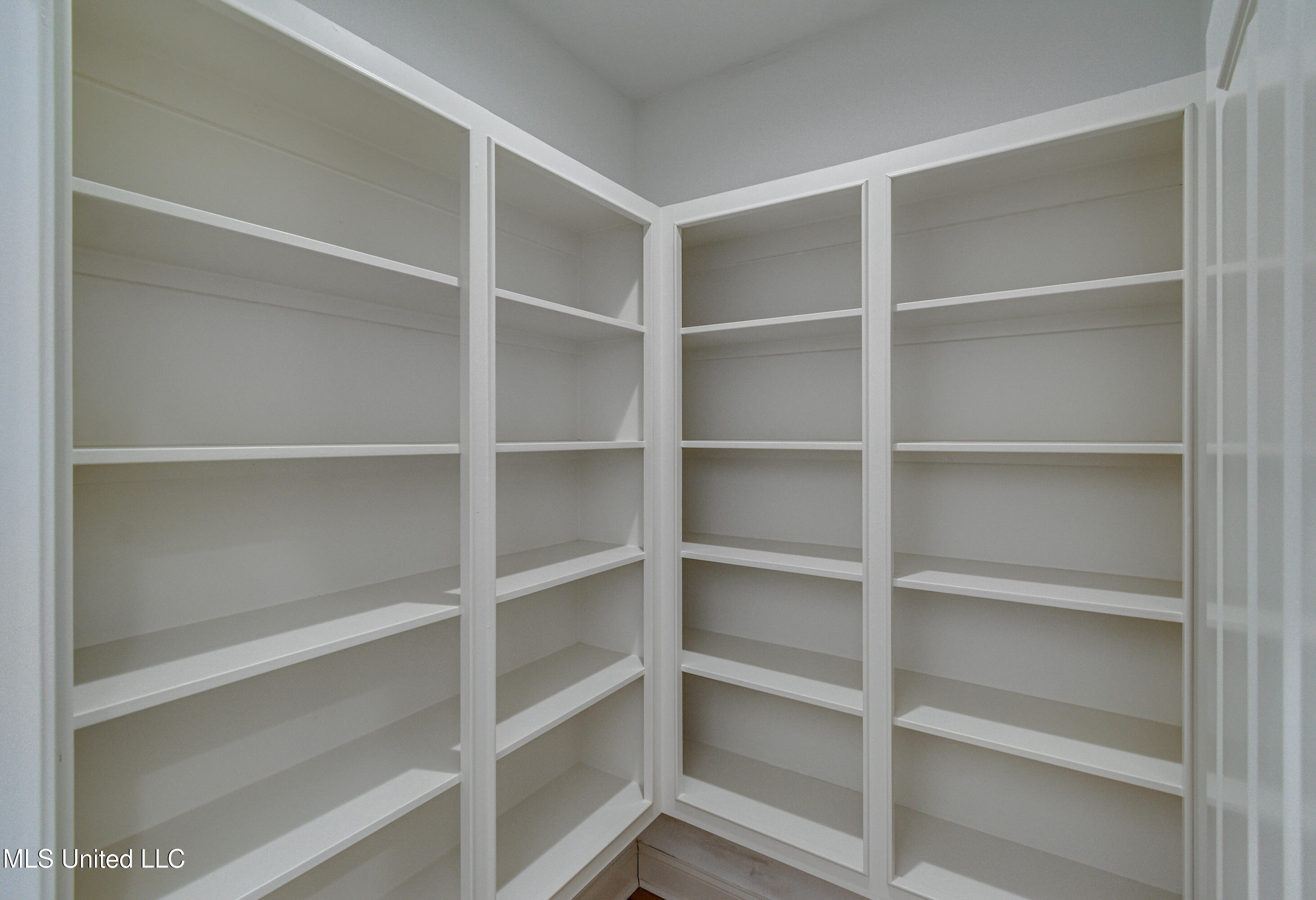 Madison, Mississippi 39110, United States, 3 Bedrooms Bedrooms, ,2 BathroomsBathrooms,Residential,Pending,45831