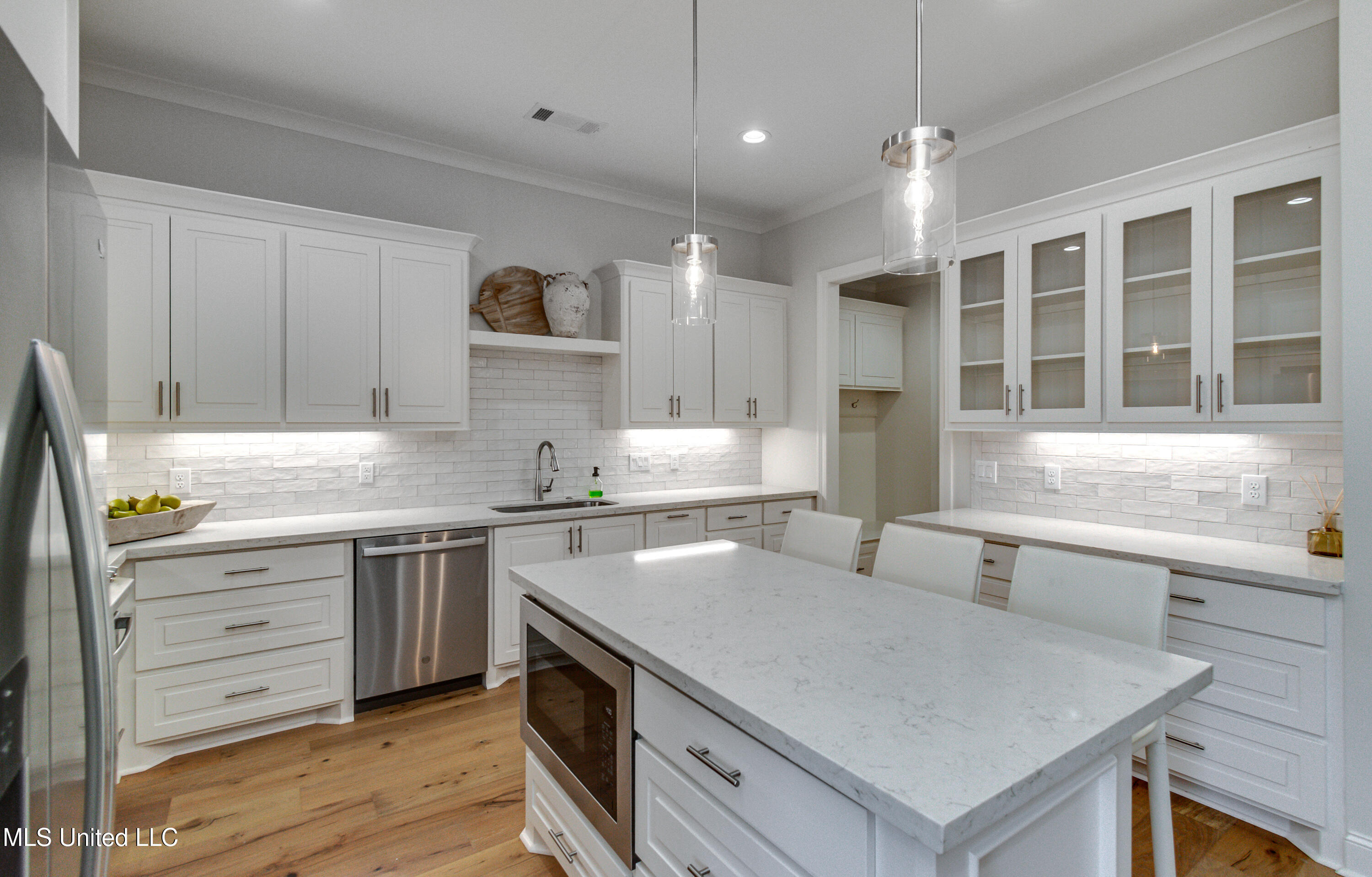 Madison, Mississippi 39110, United States, 3 Bedrooms Bedrooms, ,2 BathroomsBathrooms,Residential,Pending,45831