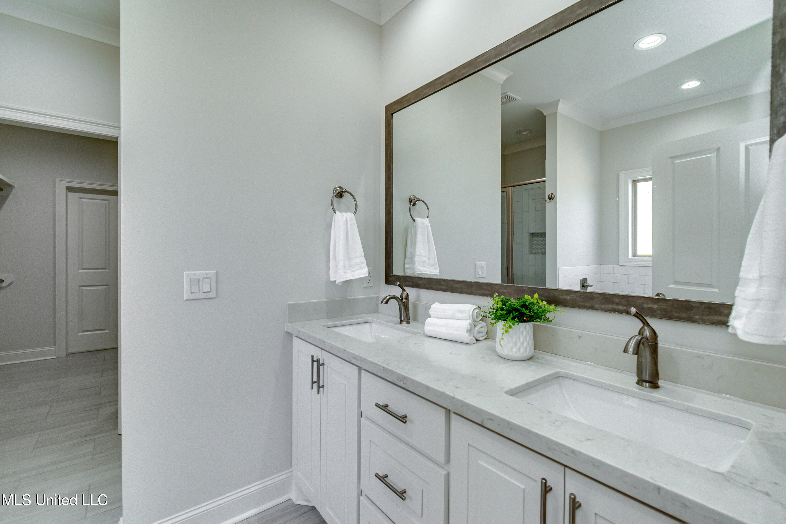 Madison, Mississippi 39110, United States, 3 Bedrooms Bedrooms, ,2 BathroomsBathrooms,Residential,Pending,45831