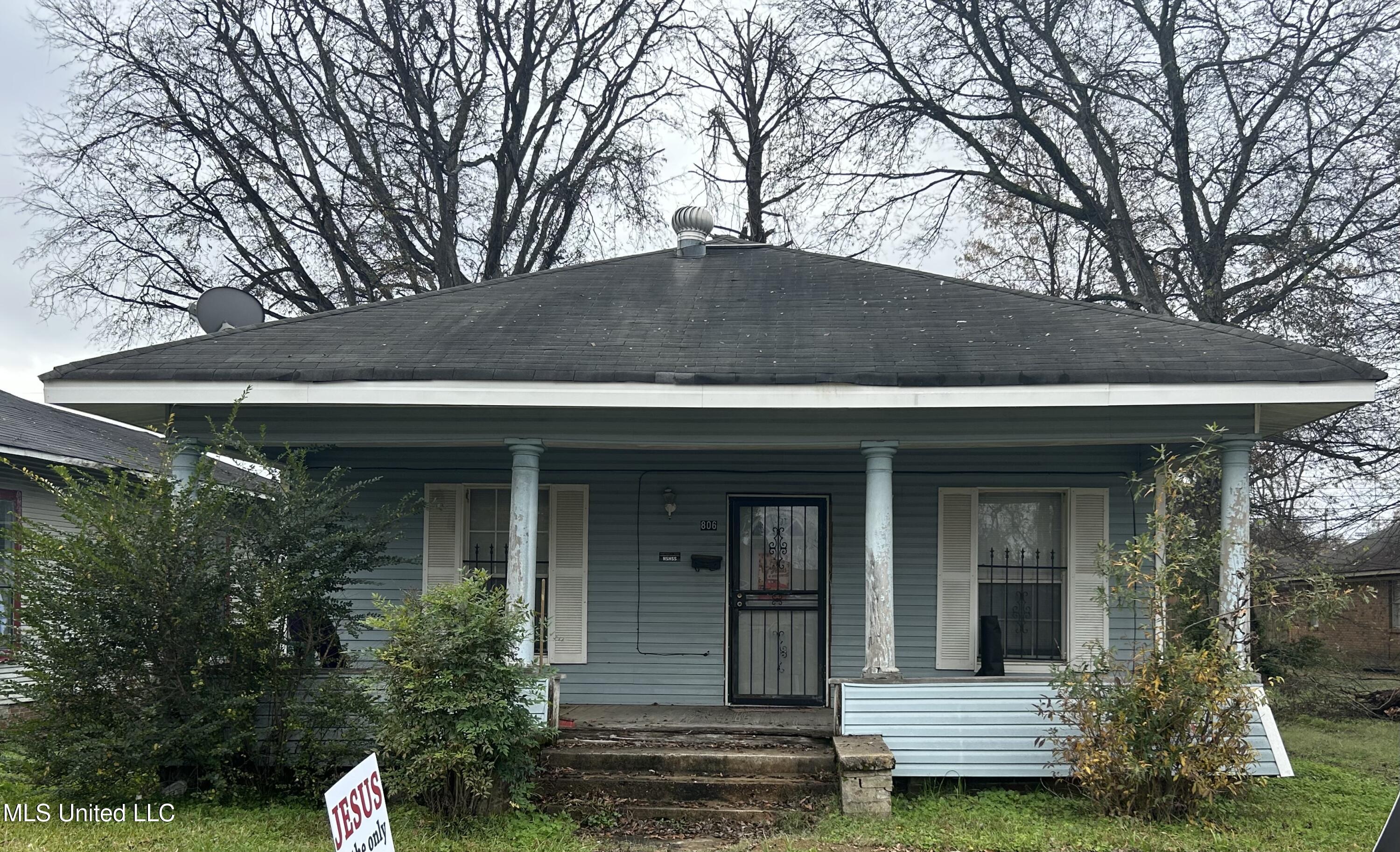 806 Mississippi Avenue, Greenwood, Mississippi image 1