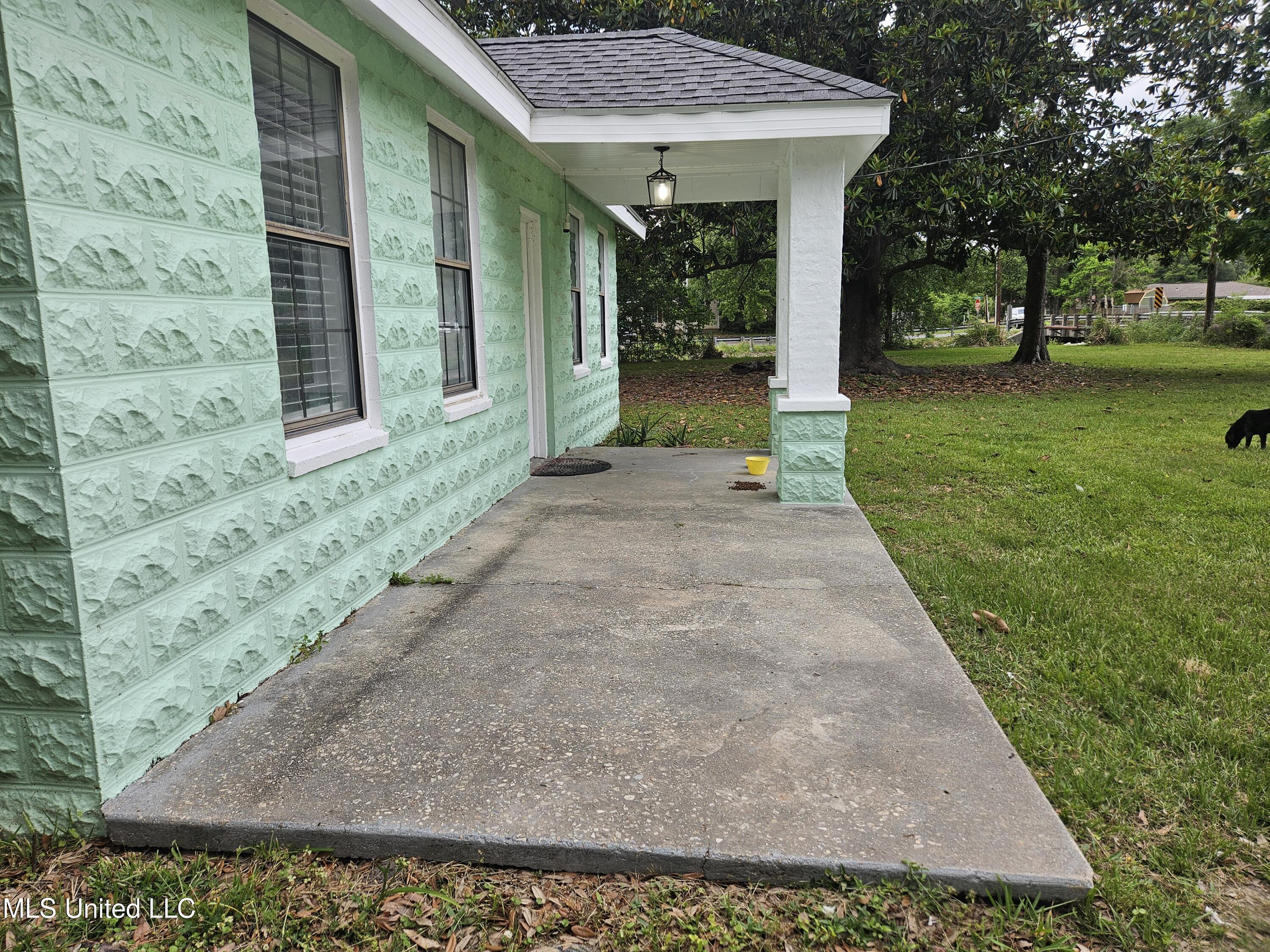 6067 Daugherty Road, Long Beach, Mississippi image 31