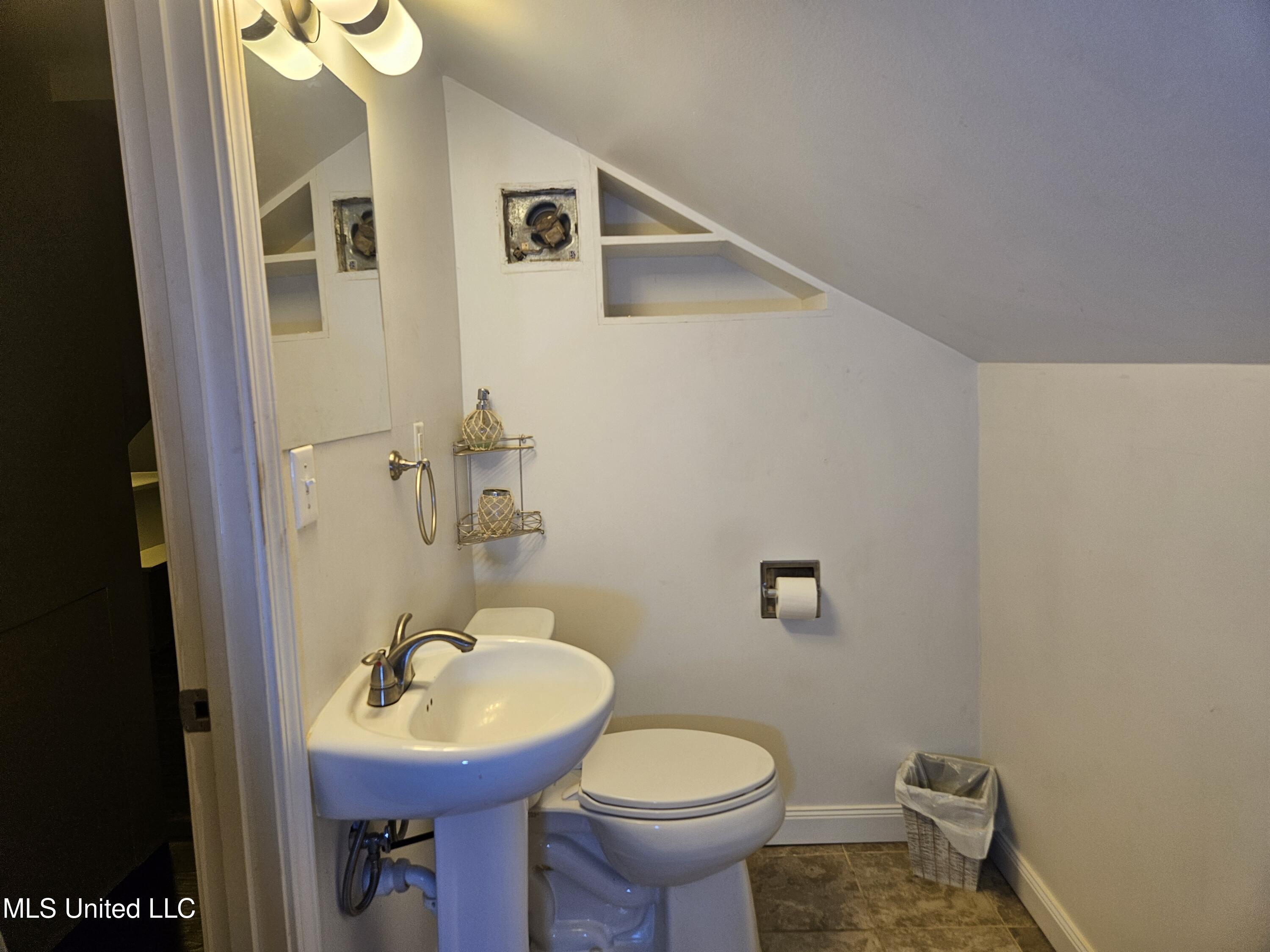 6067 Daugherty Road, Long Beach, Mississippi image 27