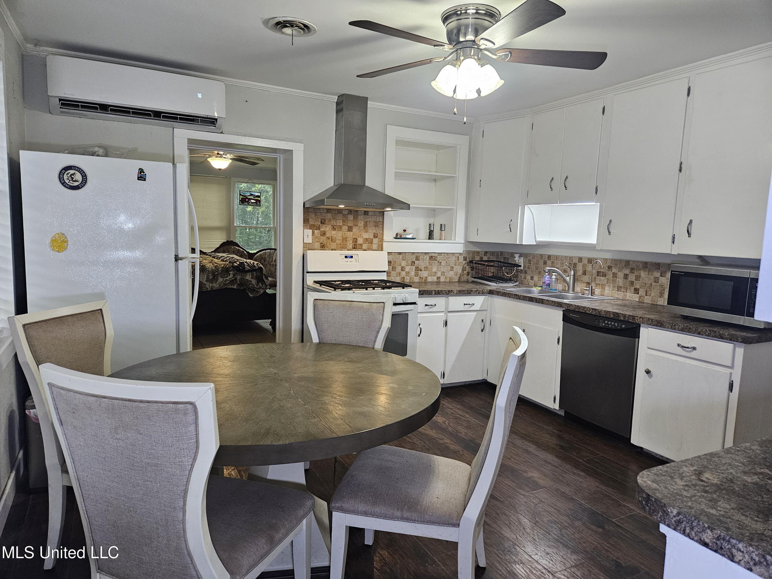 6067 Daugherty Road, Long Beach, Mississippi image 6