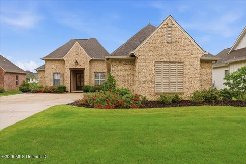 Homes For Sale - 102 Camden Lake Drive<br/> Madison, MS 39110