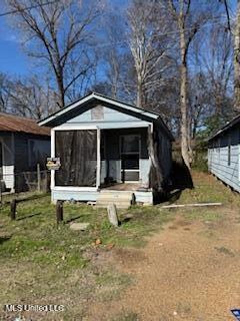 Apartment For Sale - 213 Elm Street<br/> Leflore County, Greenwood, MS 38930