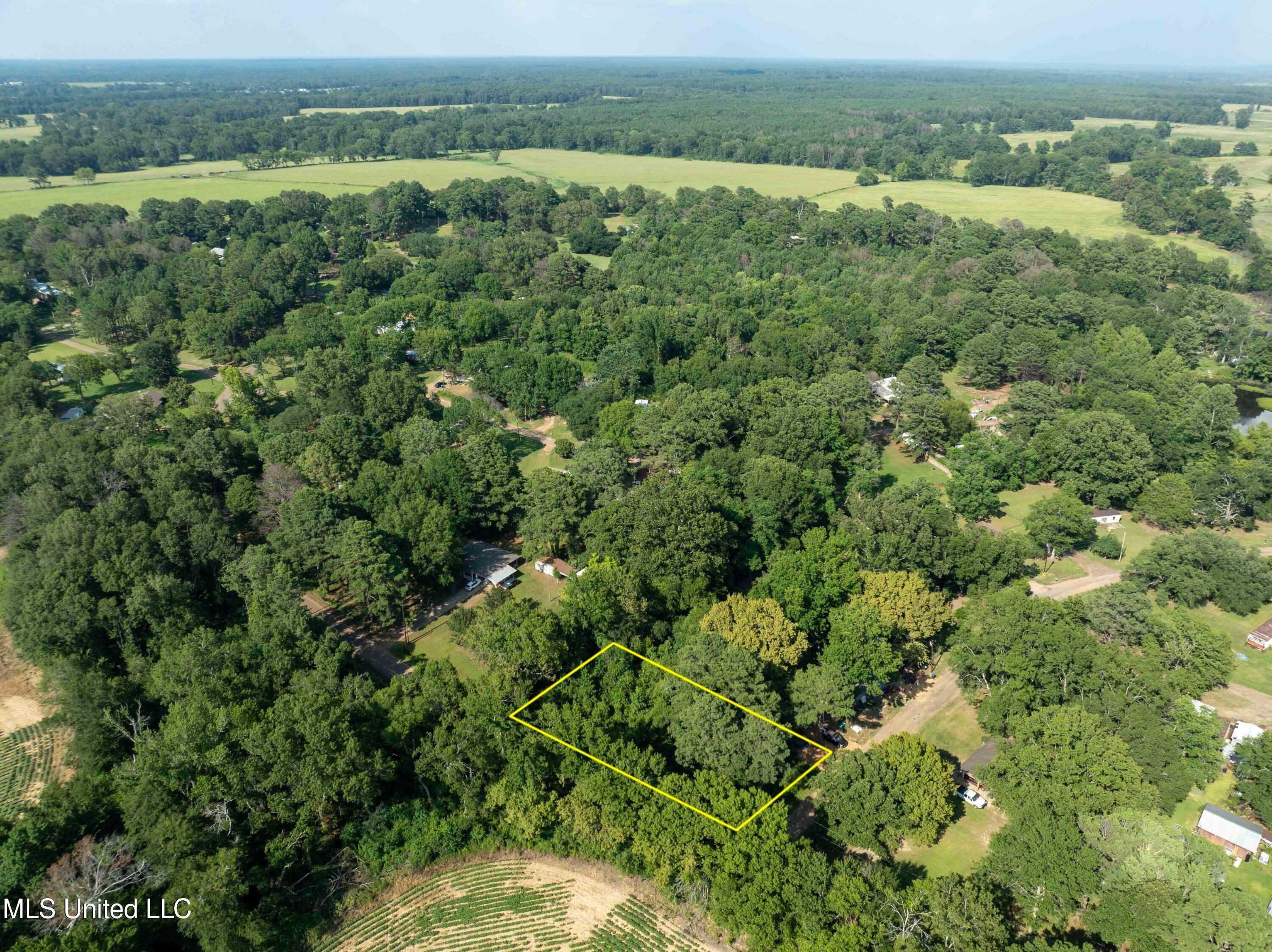 Debbie Drive, Canton, Mississippi image 7