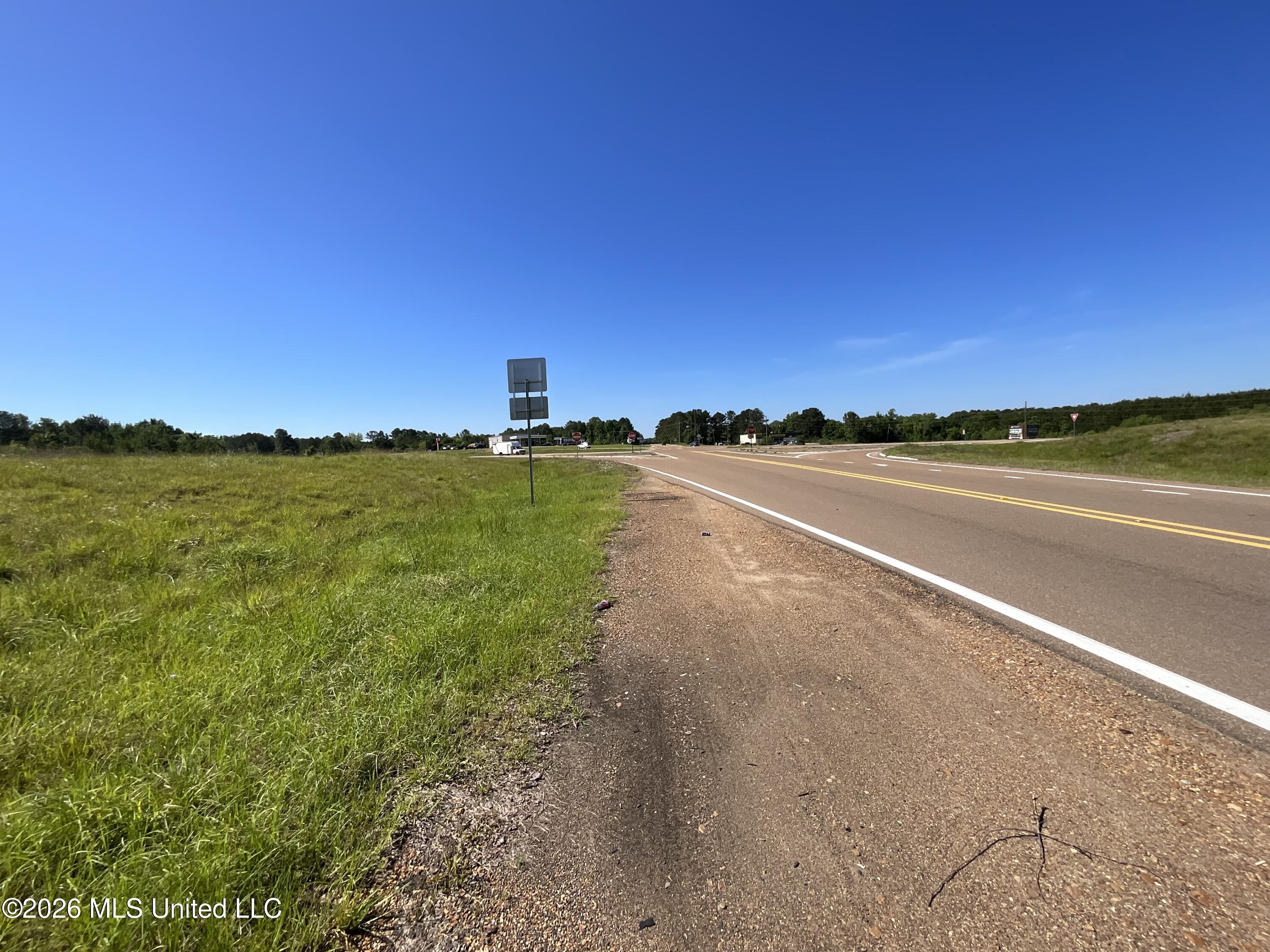 100 N Ms-33 Highway