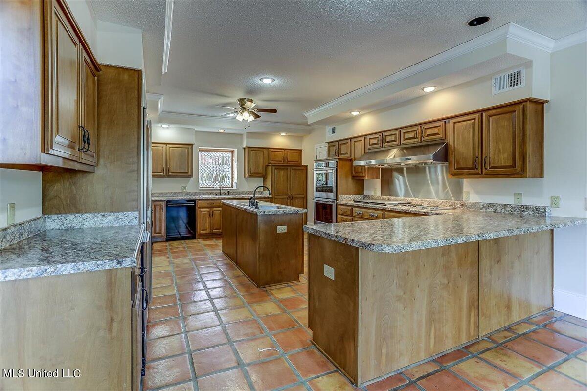 5874 N Cedar Lake Drive, Walls, Mississippi image 21
