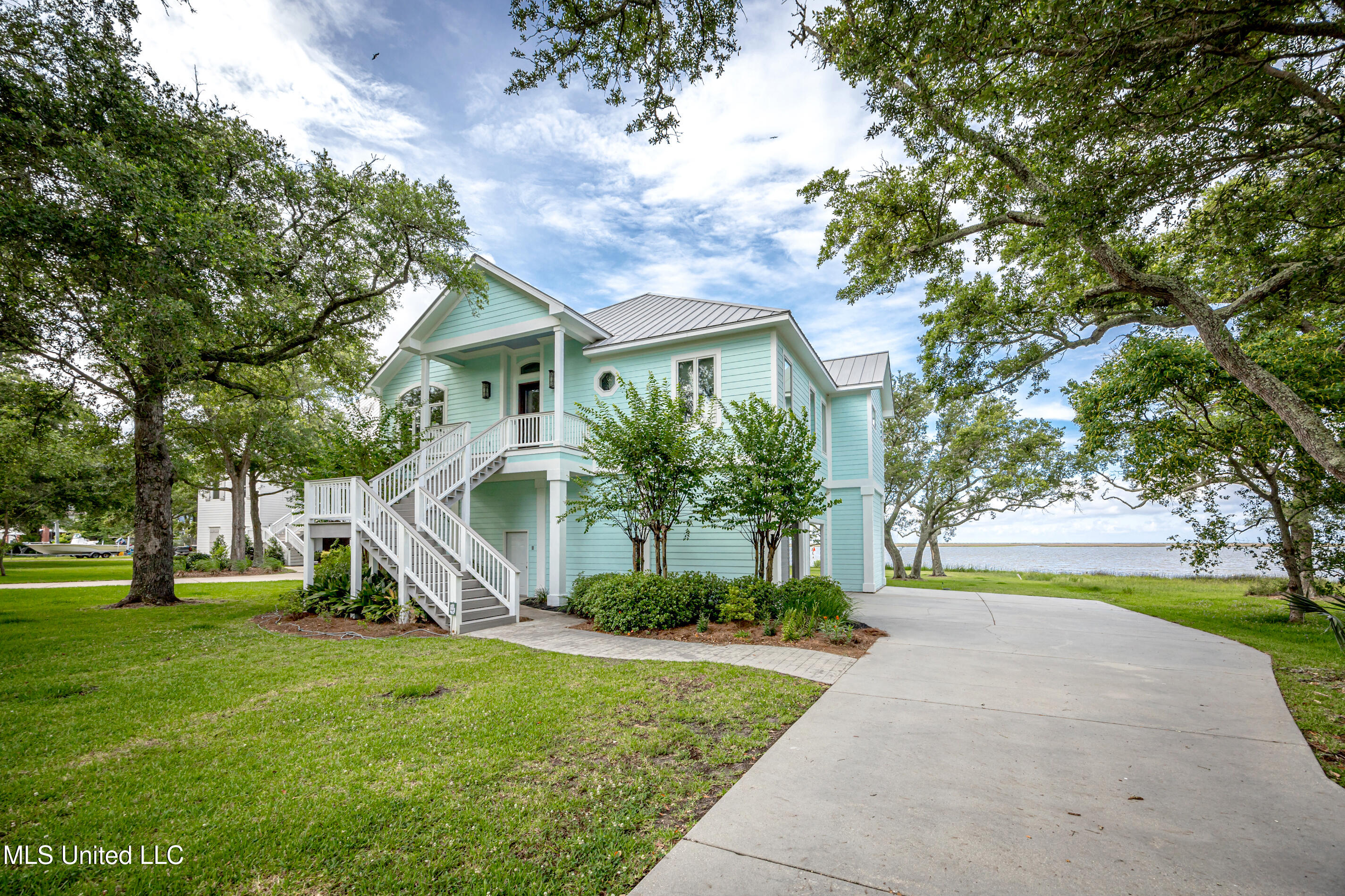 10805 Eagle Nest Road, Ocean Springs, Mississippi image 1
