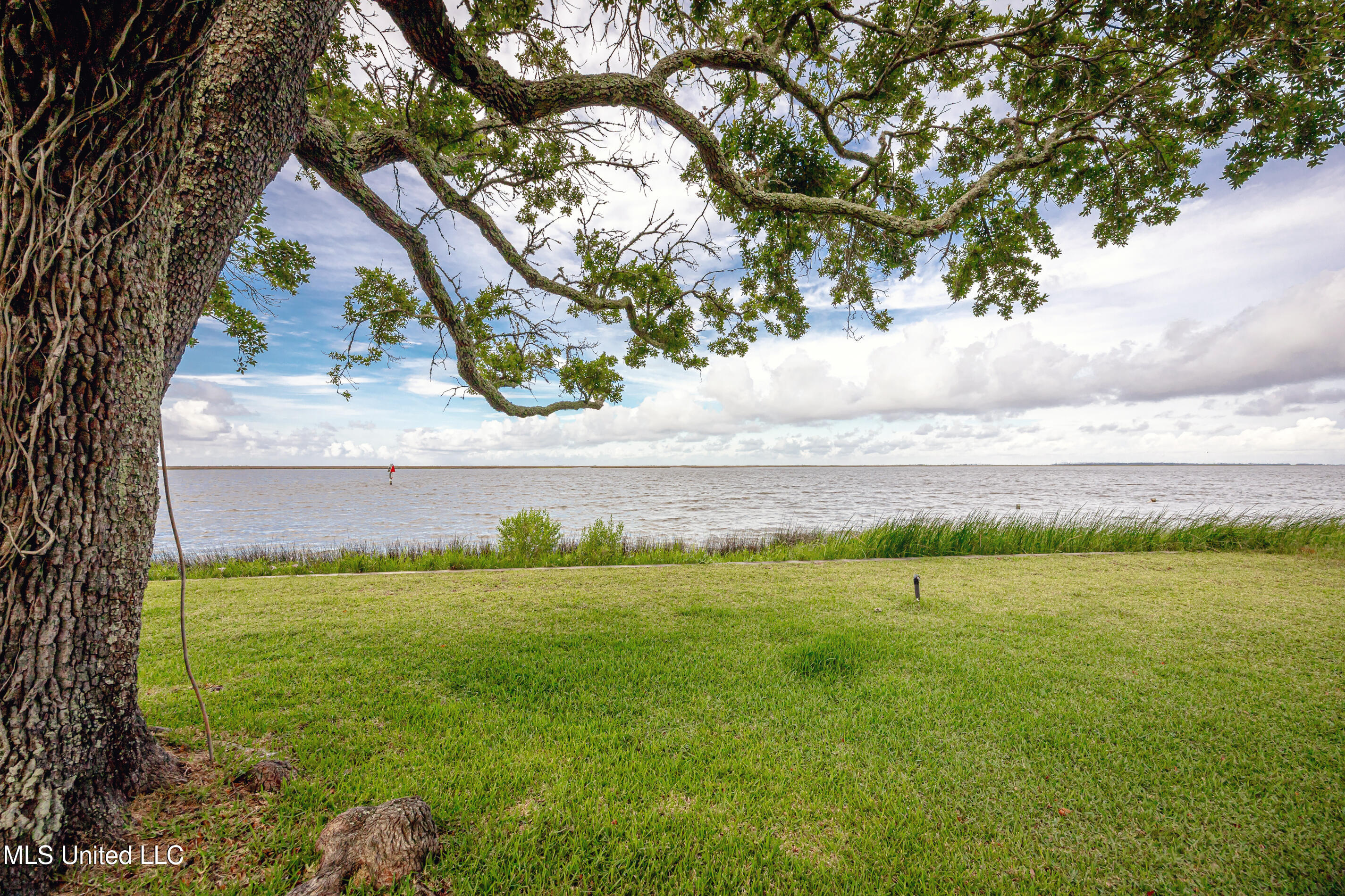 10805 Eagle Nest Road, Ocean Springs, Mississippi image 20