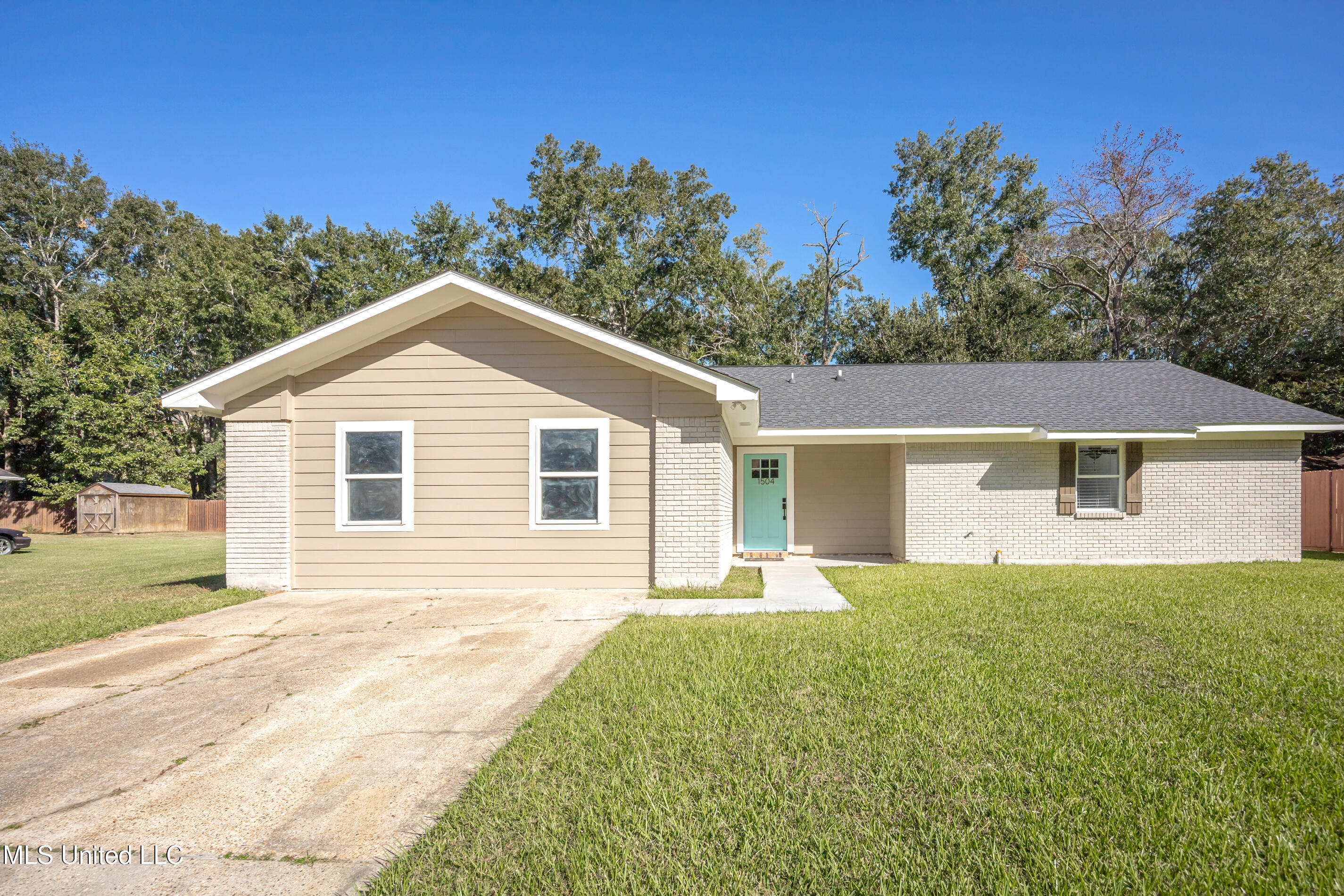 1504 E Village Parkway, Gautier, Mississippi image 3