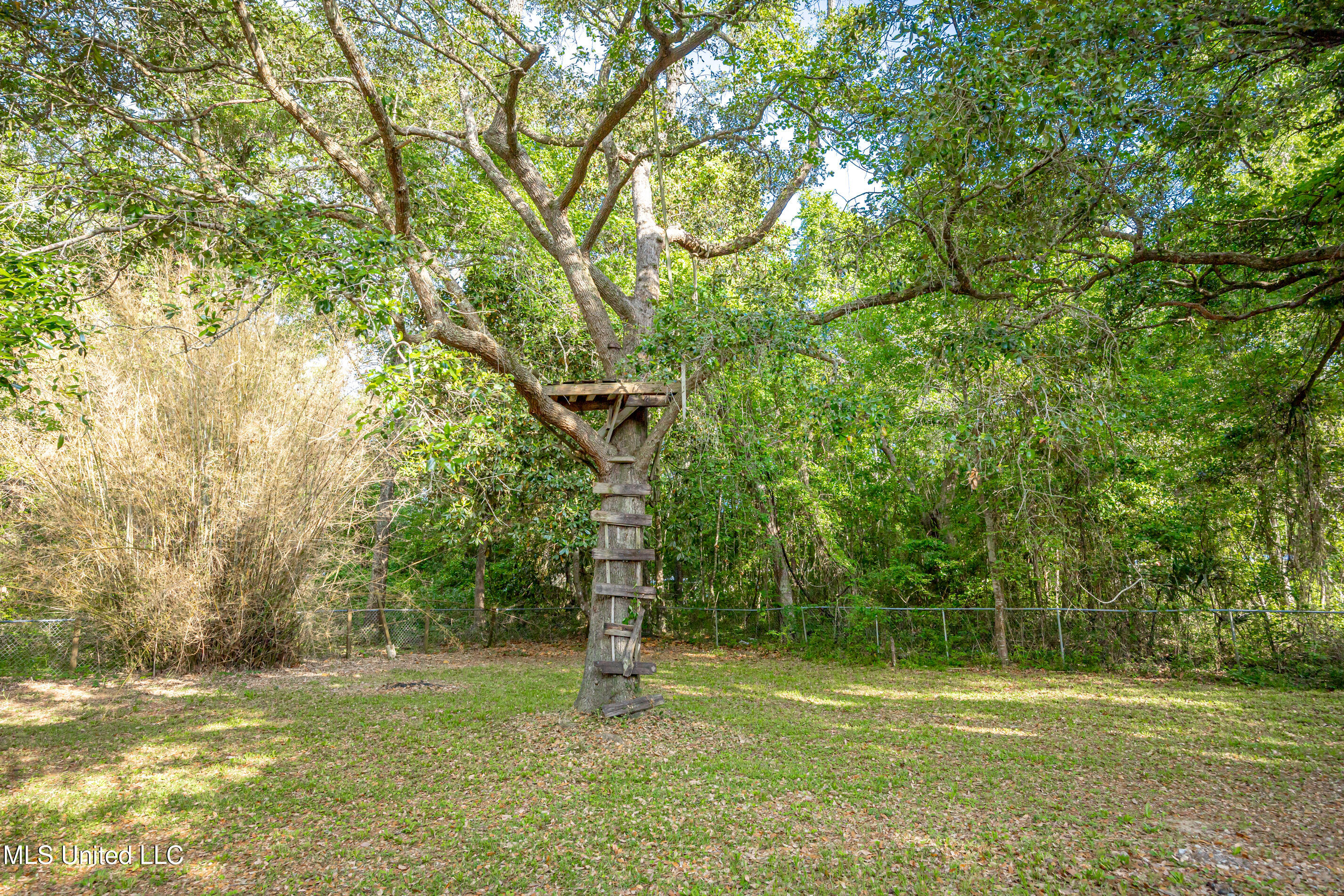 8708 Maple Avenue, Ocean Springs, Mississippi image 34