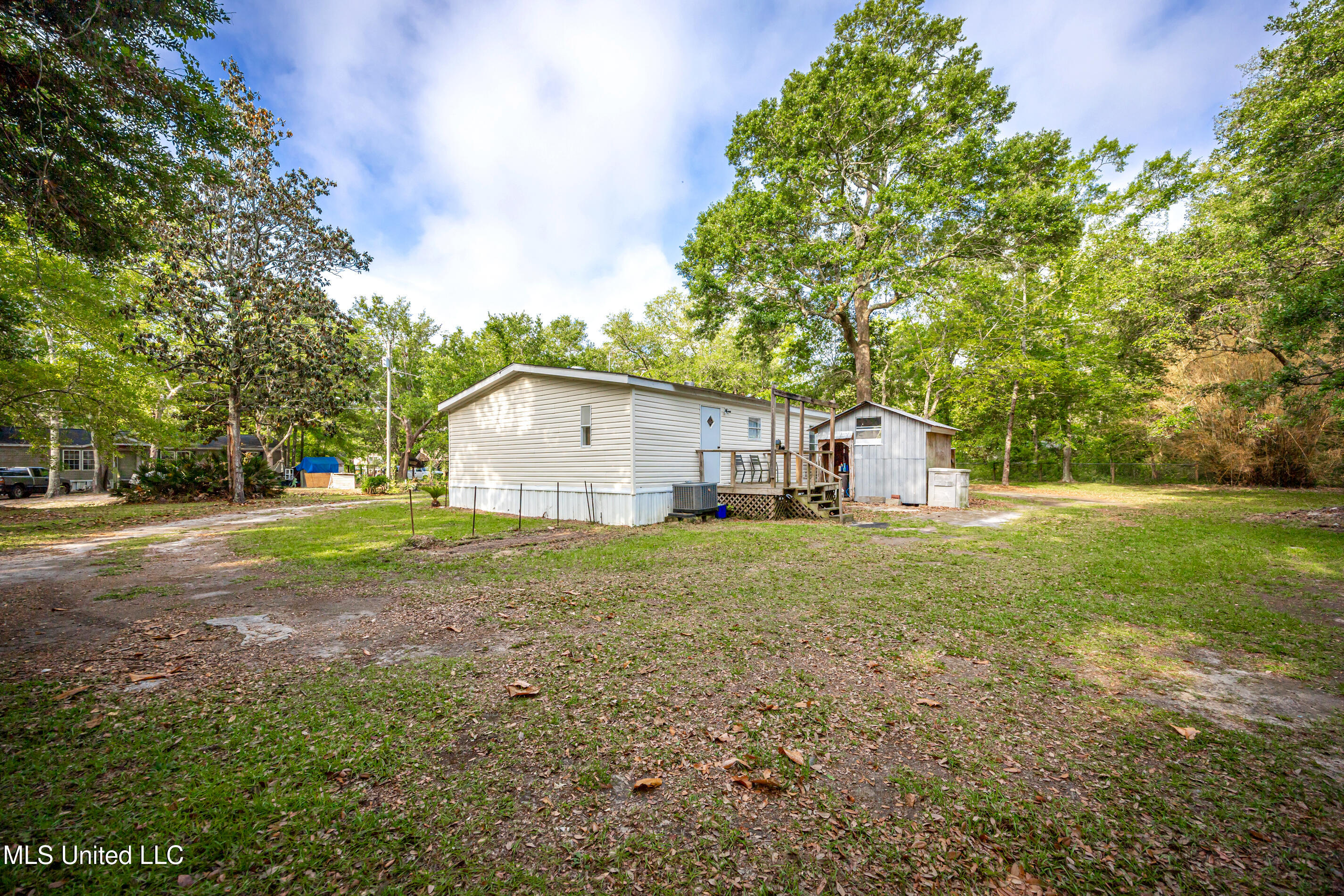8708 Maple Avenue, Ocean Springs, Mississippi image 38