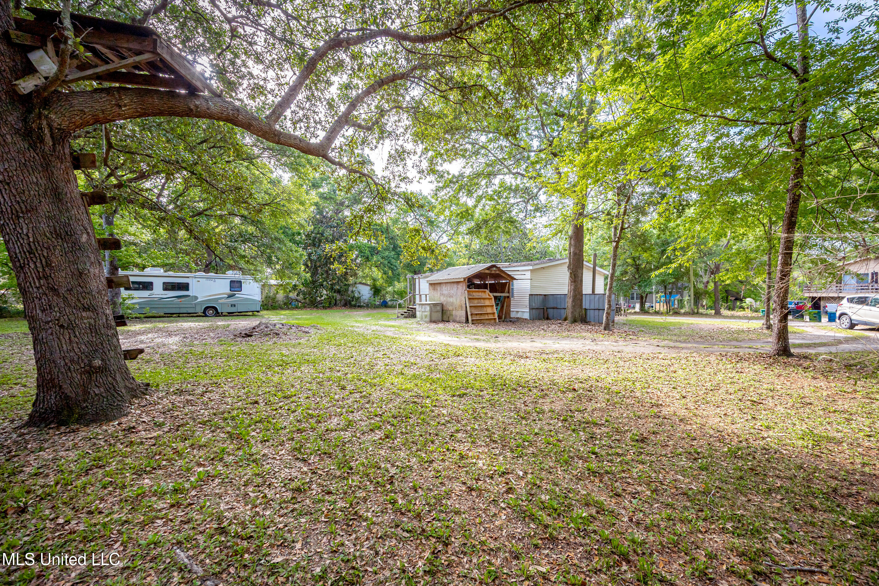 8708 Maple Avenue, Ocean Springs, Mississippi image 40