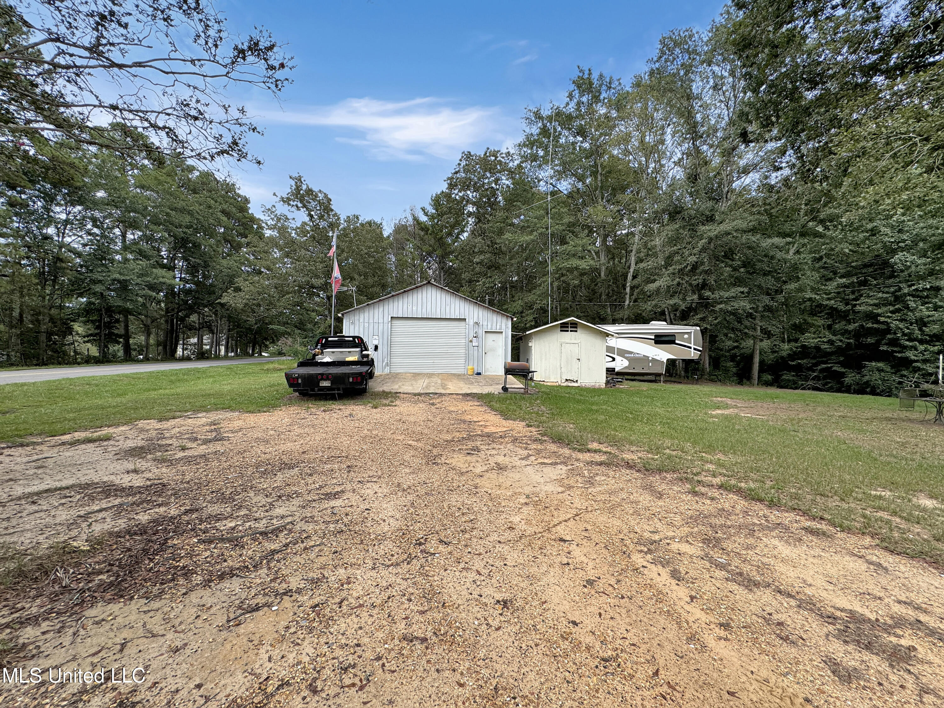 1583 Dry Creek Road, Magee, Mississippi image 2