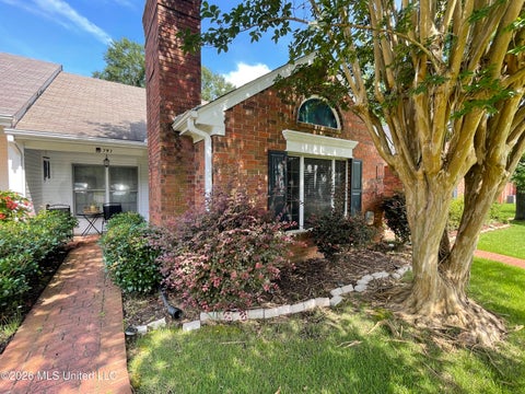 Townhouse For Sale - 393 Edenbrook Drive<br/> Brookhaven, MS 39601