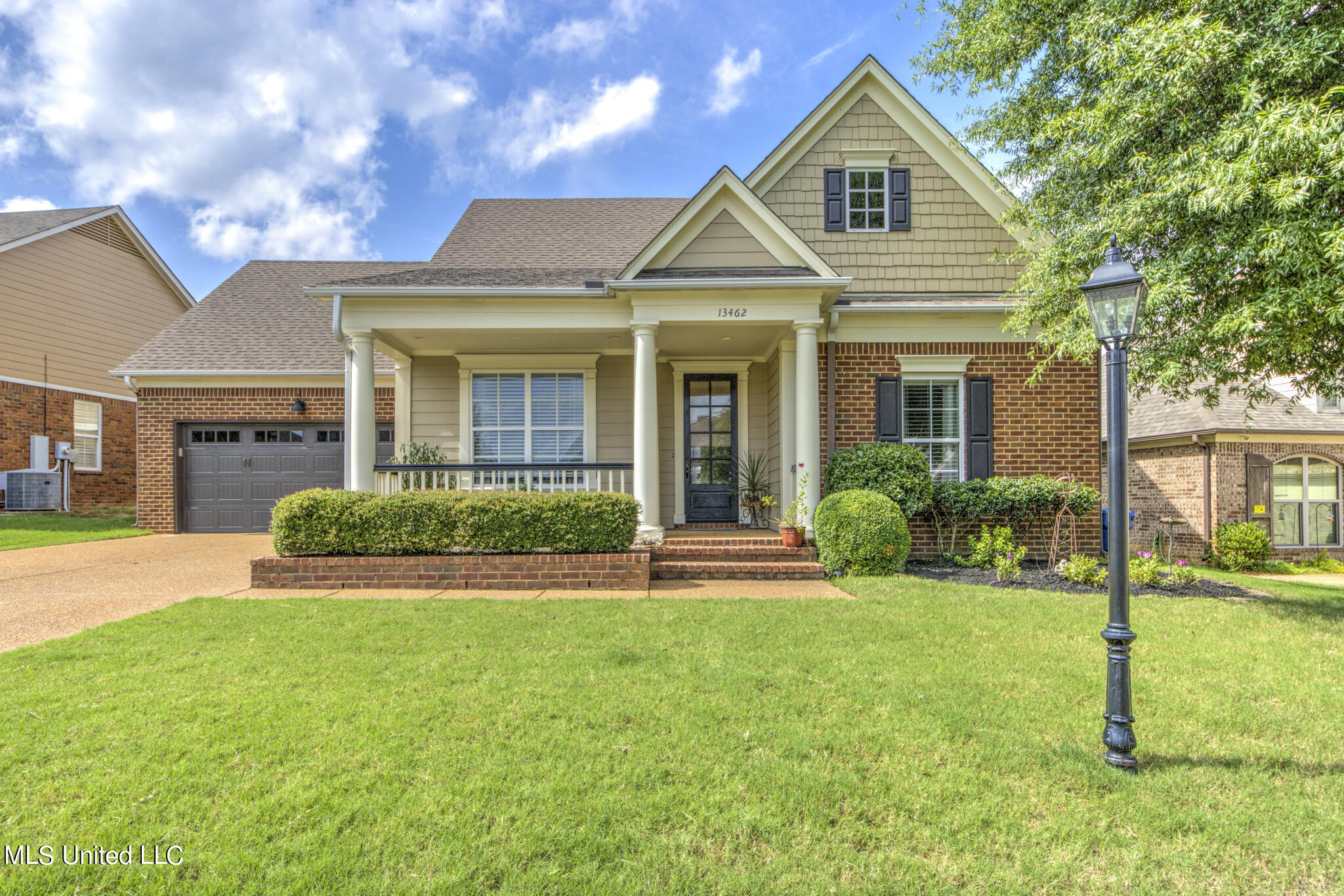 13462 Berkstone Loop, Olive Branch, Mississippi image 1