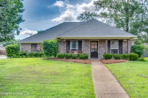 Homes For Sale - 128 W Pinebrook Drive<br/> Brandon, MS 39047
